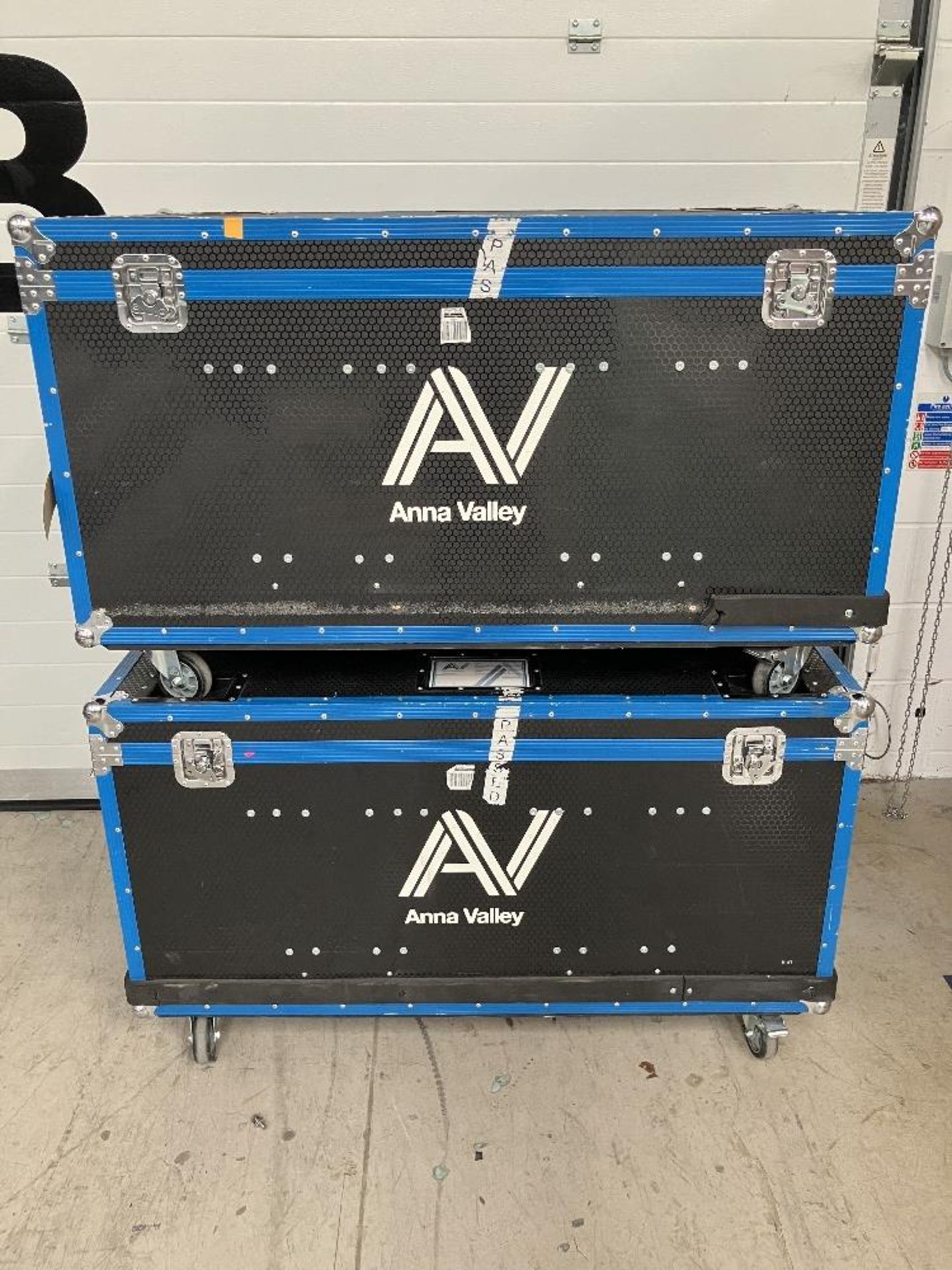 (2) Unilumin Mobile Flight Cases