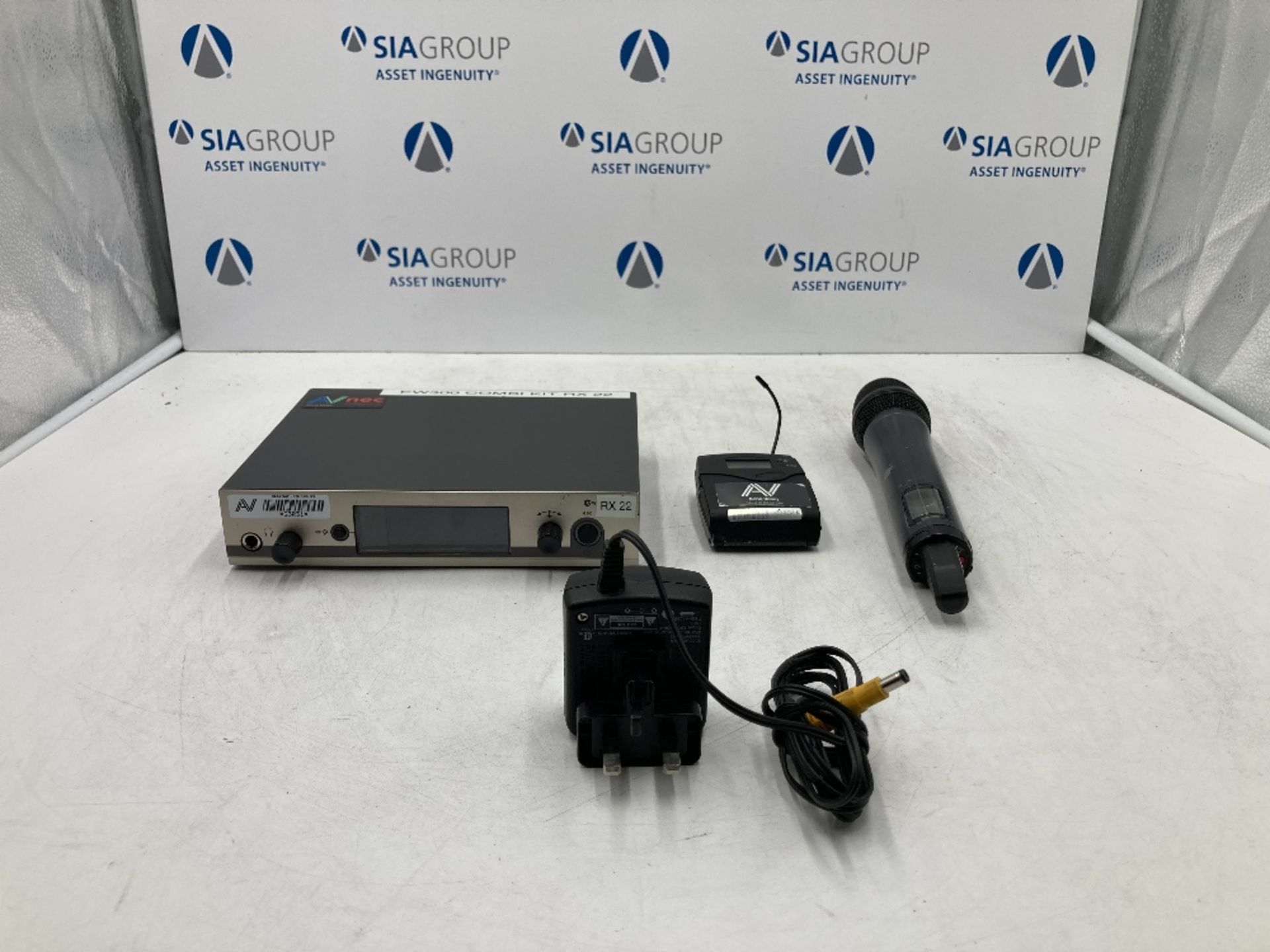 Sennheiser EW 300 Microphone Kit & Heavy Duty Case - Image 4 of 12