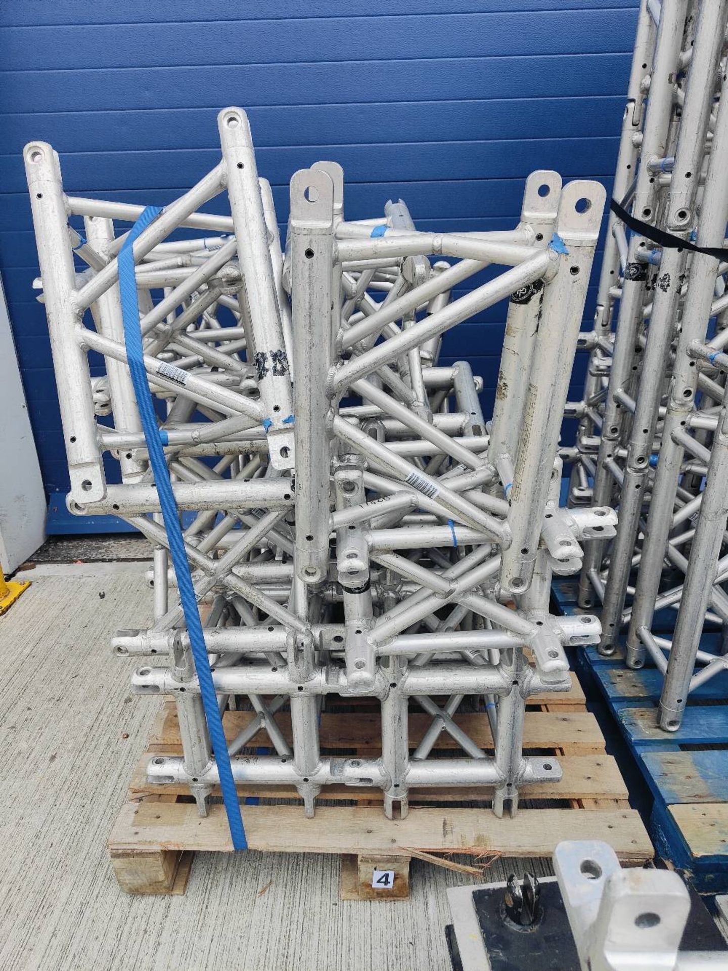 Large Quantity of Slick Minibeam Truss Sections and Base Plates - Image 4 of 8