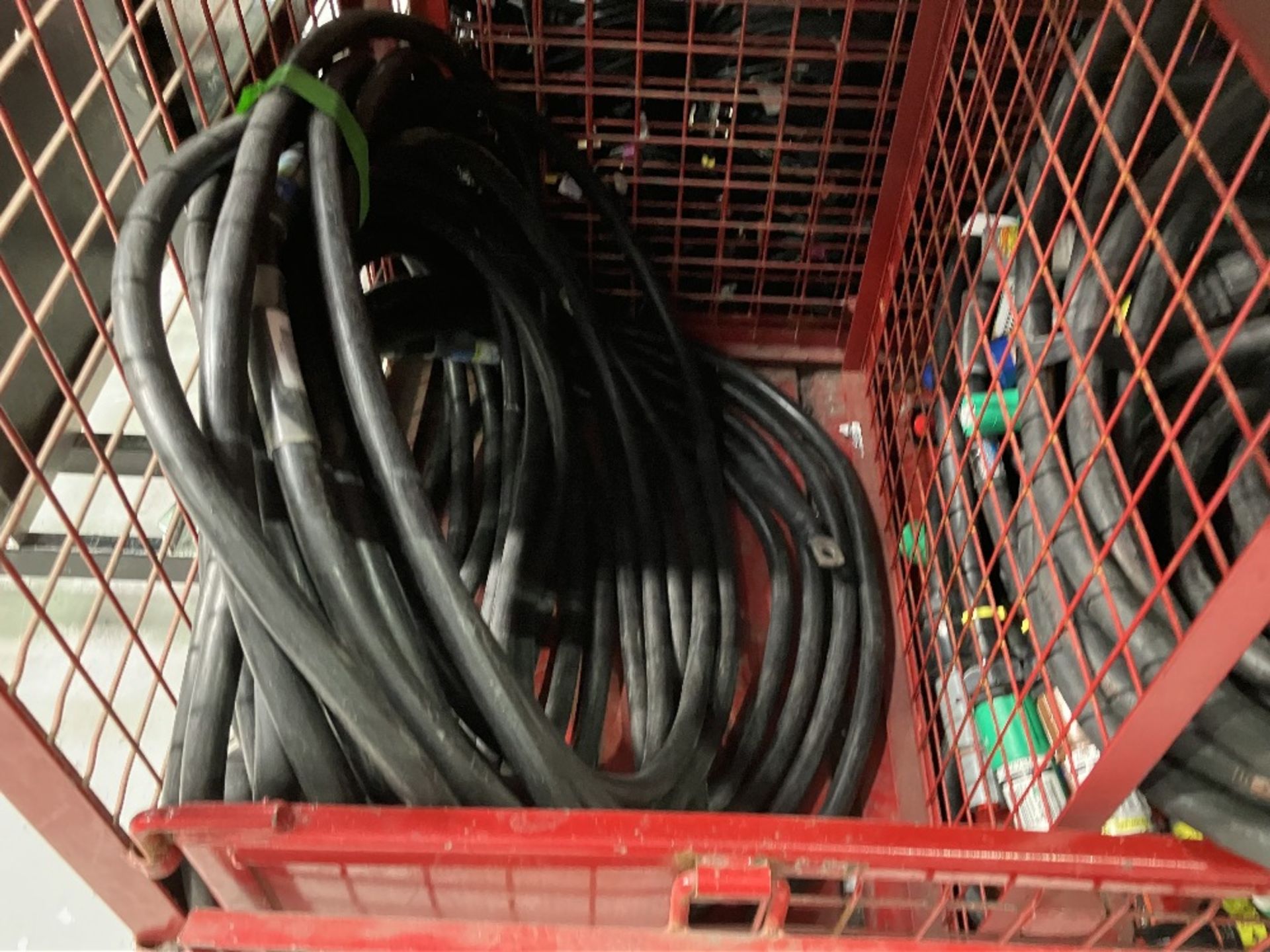 Large Quantity of 1.5m 5 Core Powerlock Cable Set M-F with Steel Fabricated Stillage - Image 3 of 5