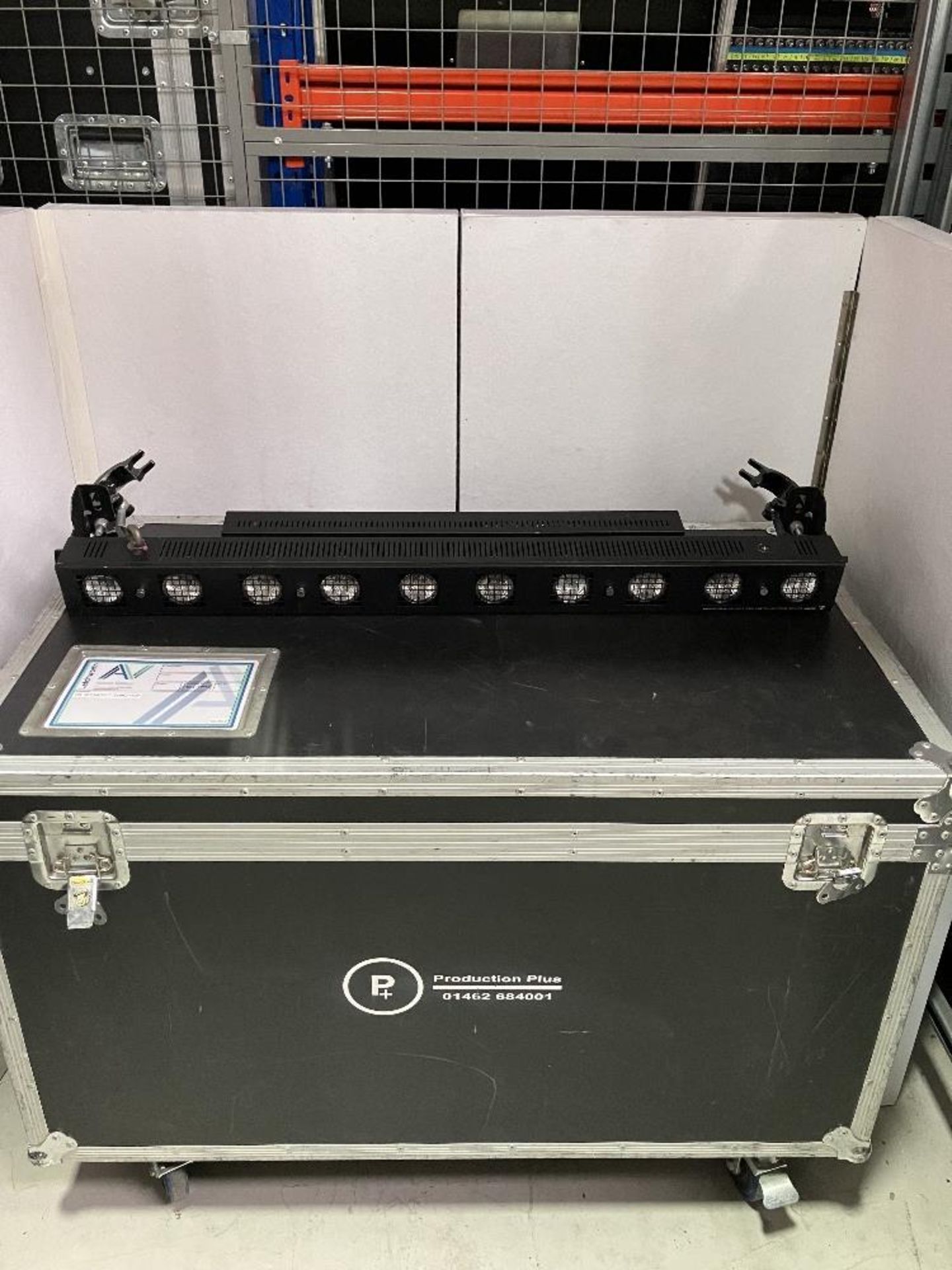 (8) Showtec sunstrip Battern lights with Heavy Duty Mobile Flight case - Image 2 of 14