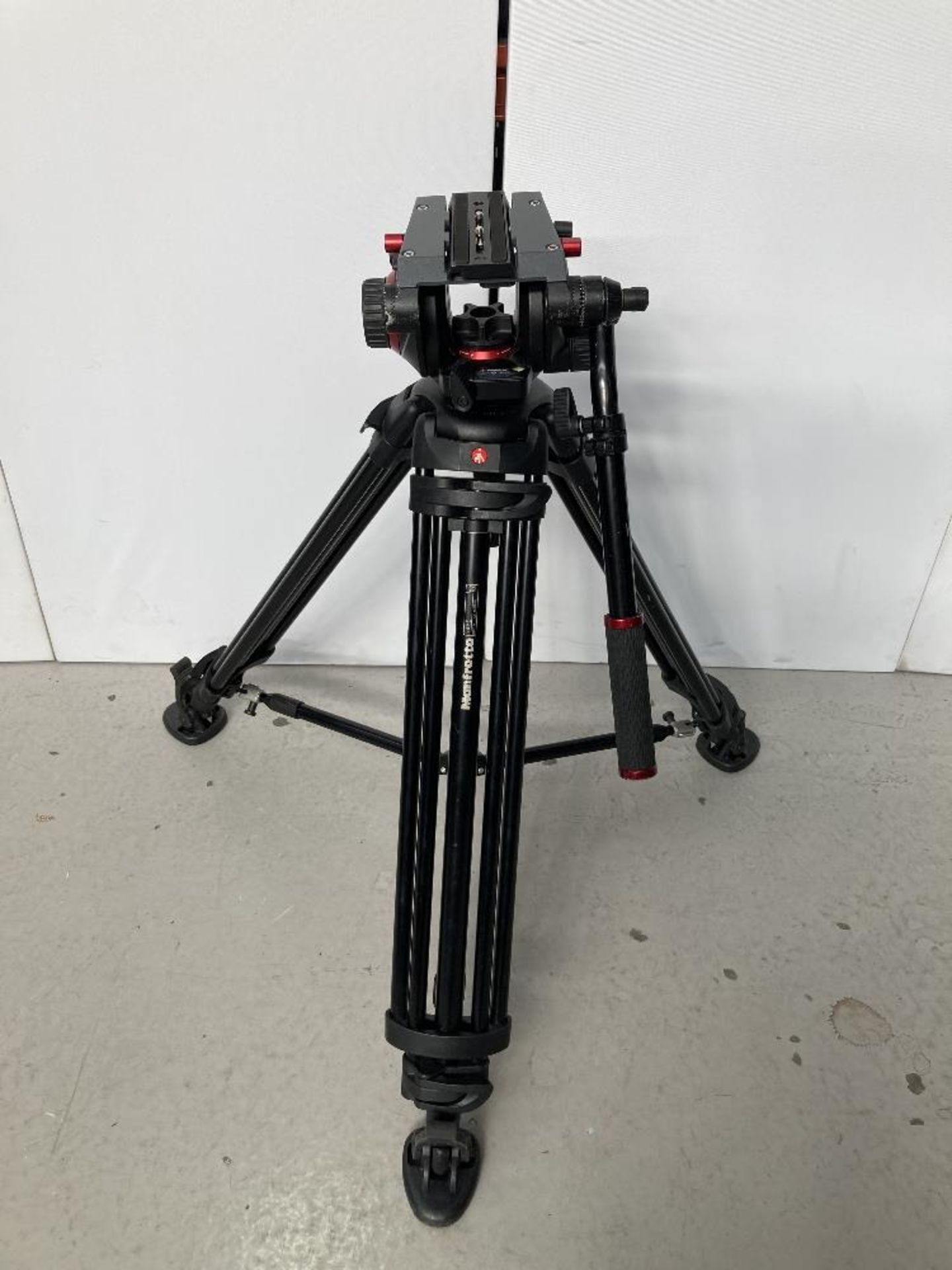 Manfrotto 504HD Tripod Head and 546B Tripod with Carbon Fibre Legs with Manfrotto Carry Case