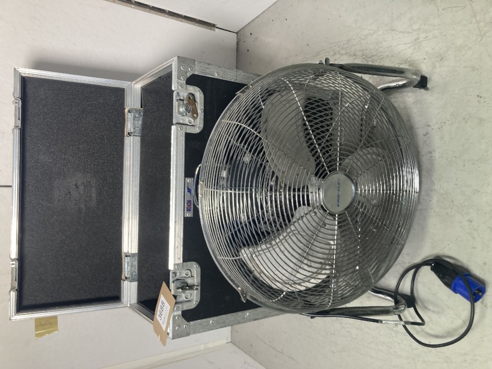 18" Heavy Duty Fan - Image 2 of 9