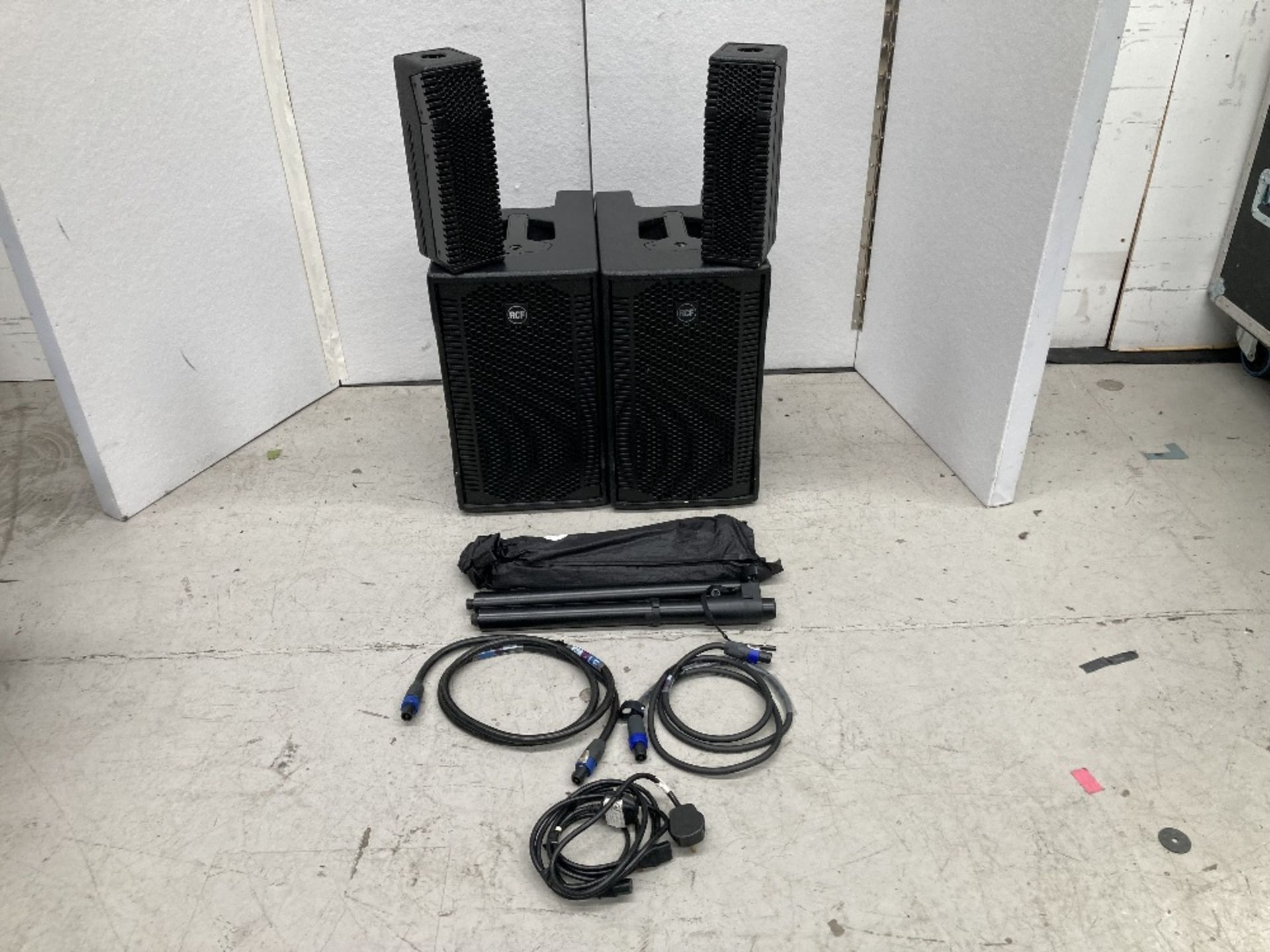 (2) RCF EVOX 5 Subwoofer Loudspeakers & Heavy Duty Mobile Flight Case