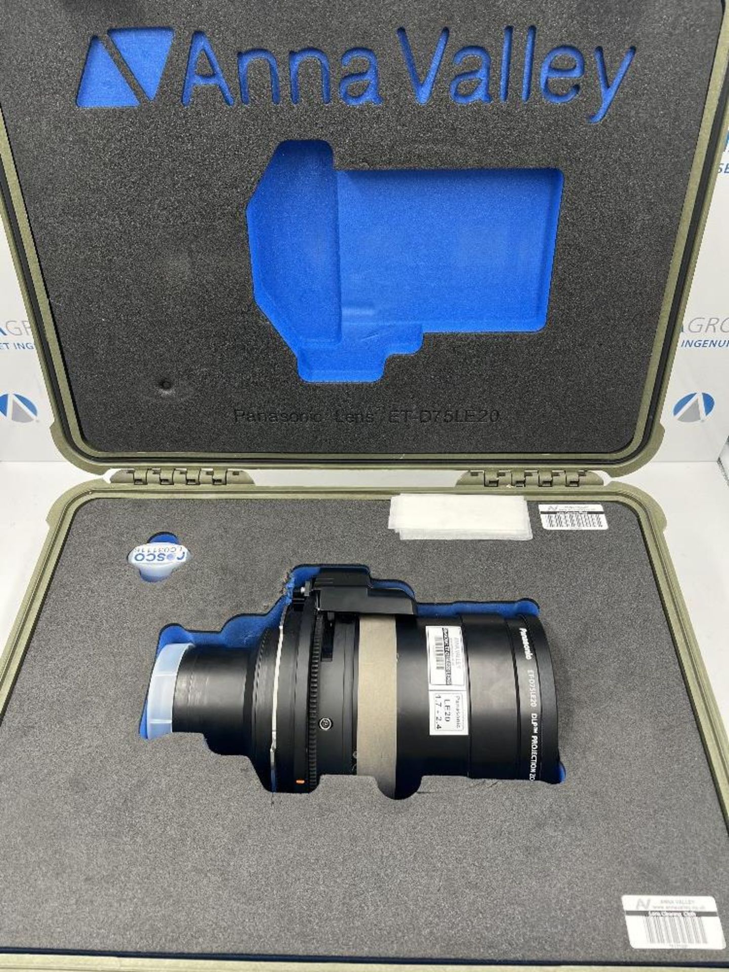 Panasonic ET-D75LE20 1.7-2.4 Zoom Lens With Carrier Case - Image 7 of 9