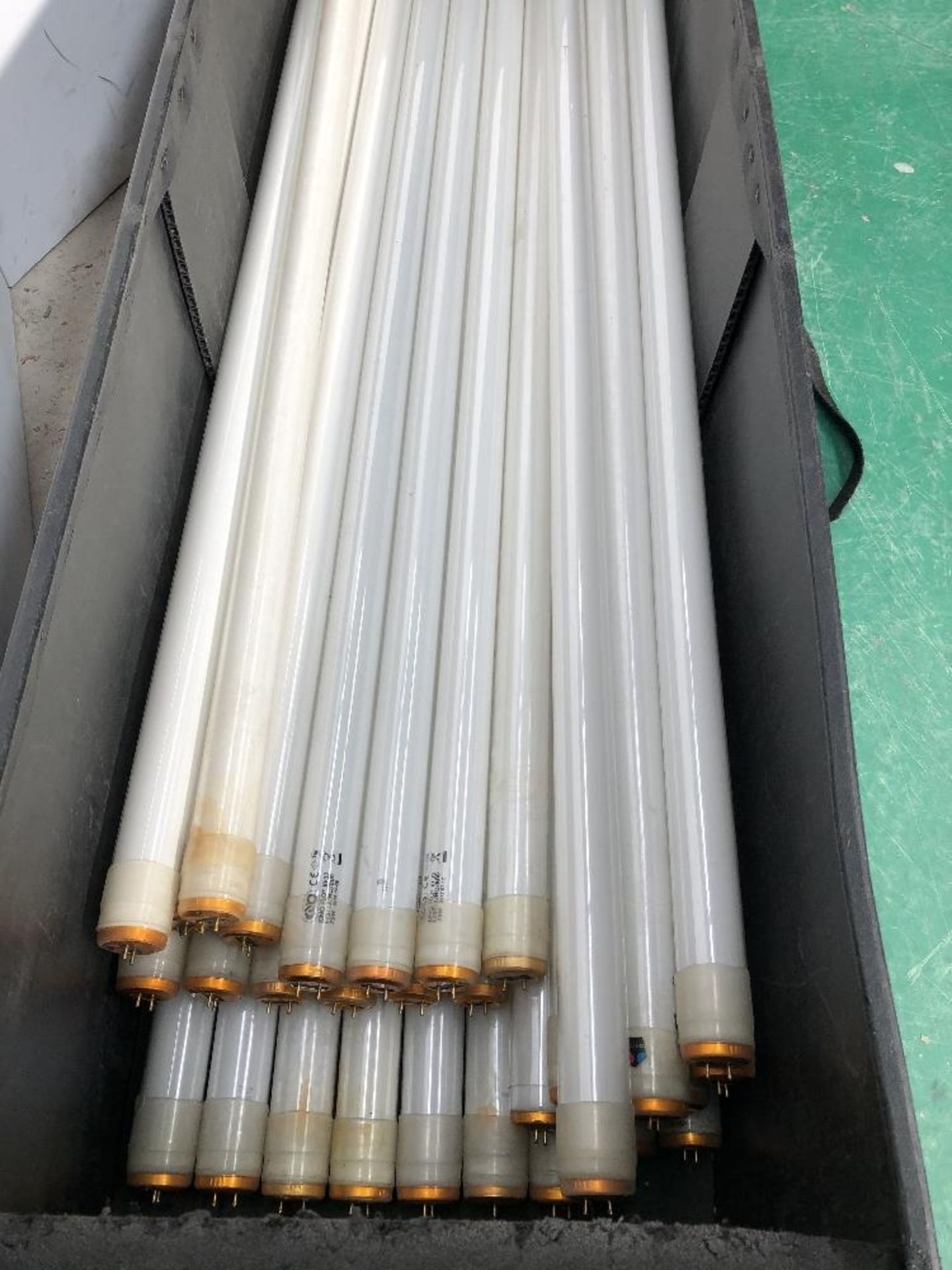 Quantity of 4ft Tungsten Lighting Tubes - Image 3 of 4