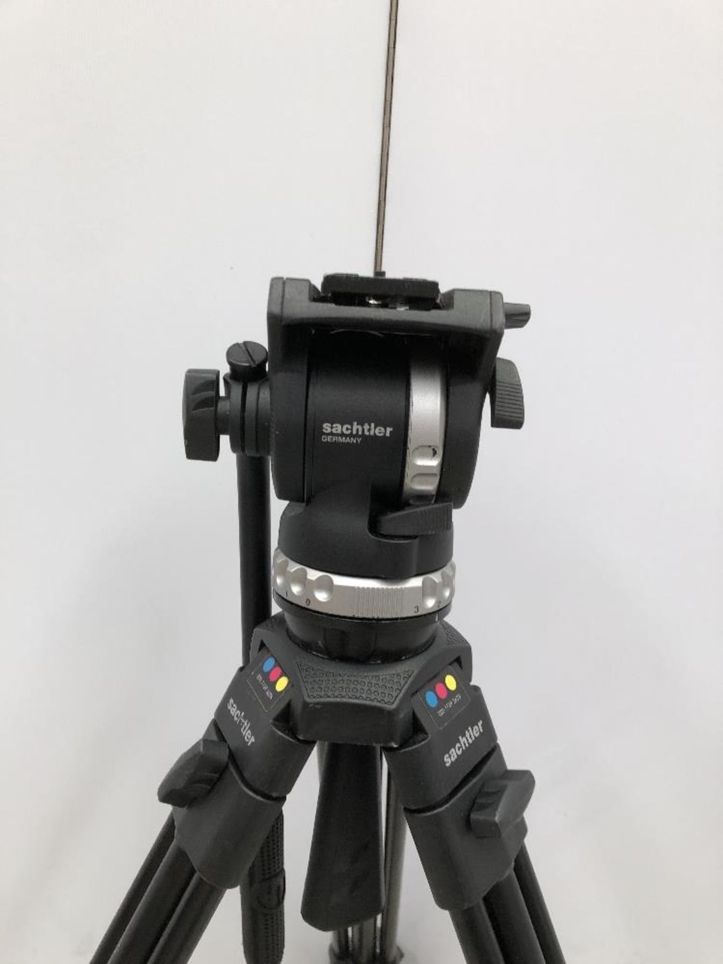 Sachtler Ace M Telescopic Tripod With Fluid head And Carry Bag - Image 3 of 6