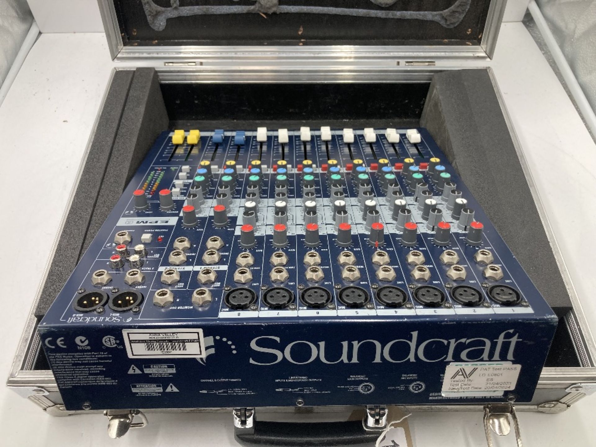 Soundcraft EPM8 Analogue Mixing Console & Heavy Duty Briefcase - Image 4 of 9