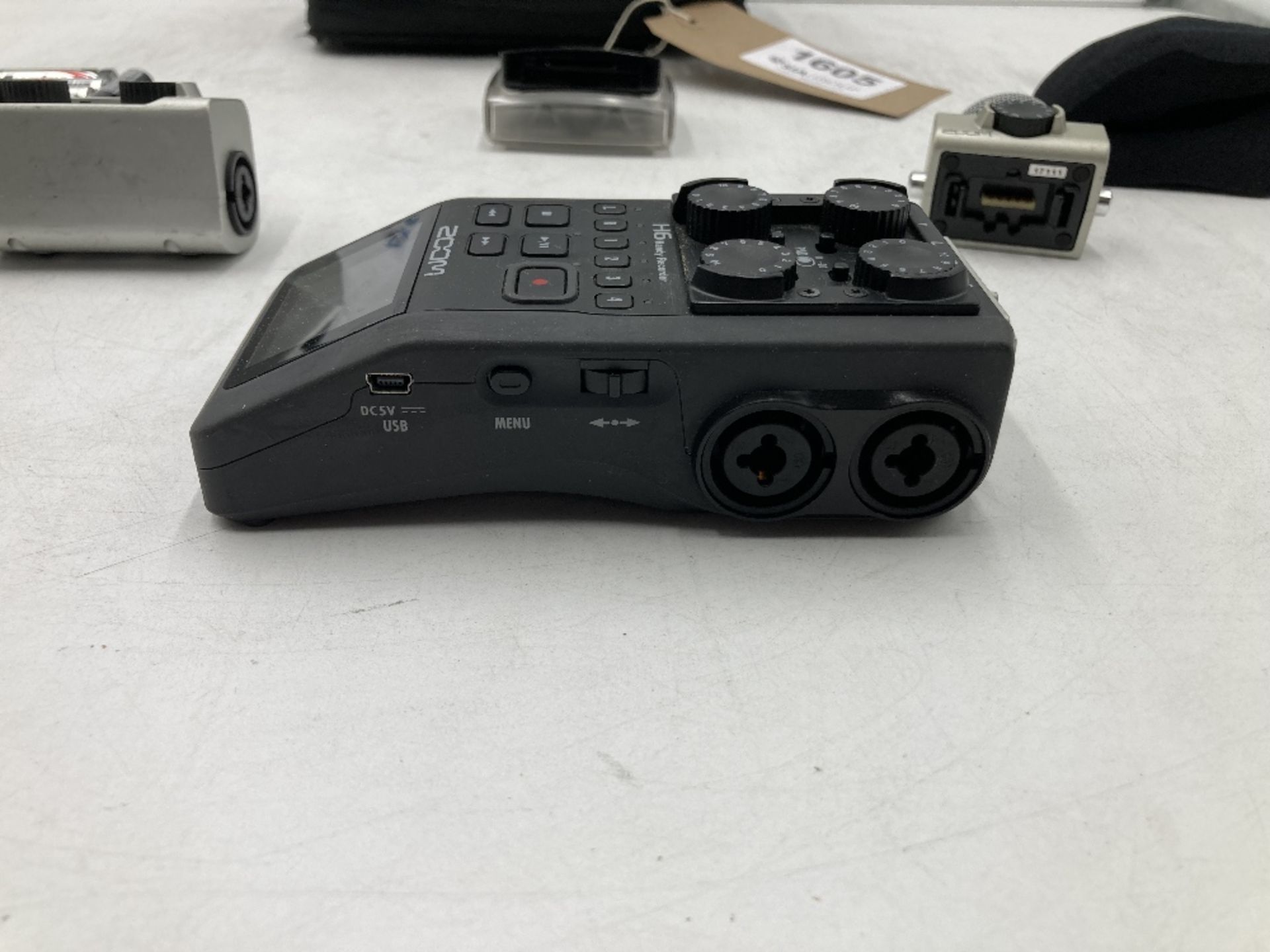 Zoom H6 Handheld Audio Recorder 2-way XLR Module & Soft Case - Bild 6 aus 8