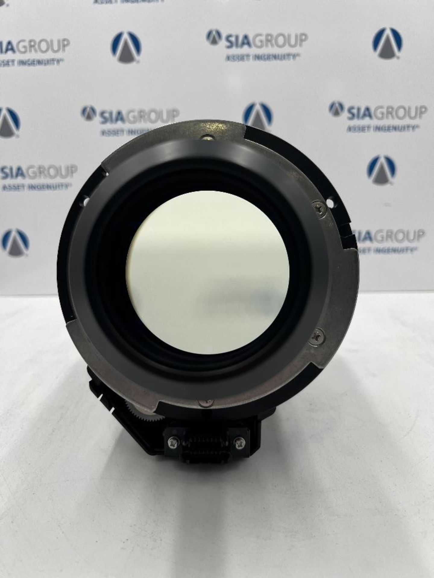 Panasonic ET-D75LE10 1.3-1.7 Zoom Lens With Carrier Case - Image 3 of 9