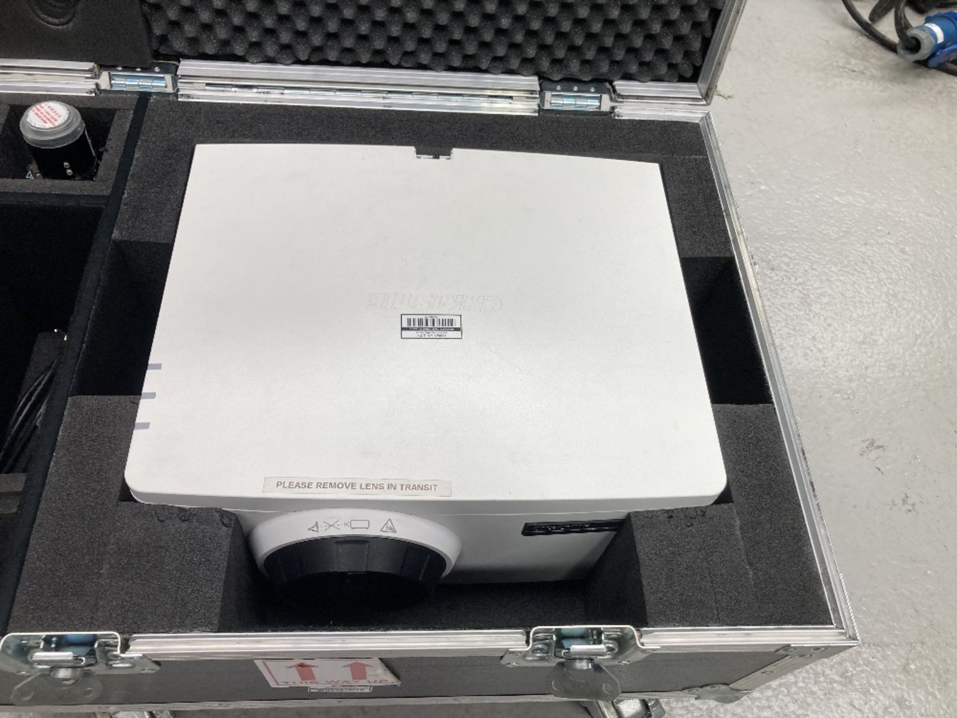 Christie DWU550-G Projector, 0.95-1.2 Zoom Lens & Heavy Duty Flight Case - Image 7 of 11