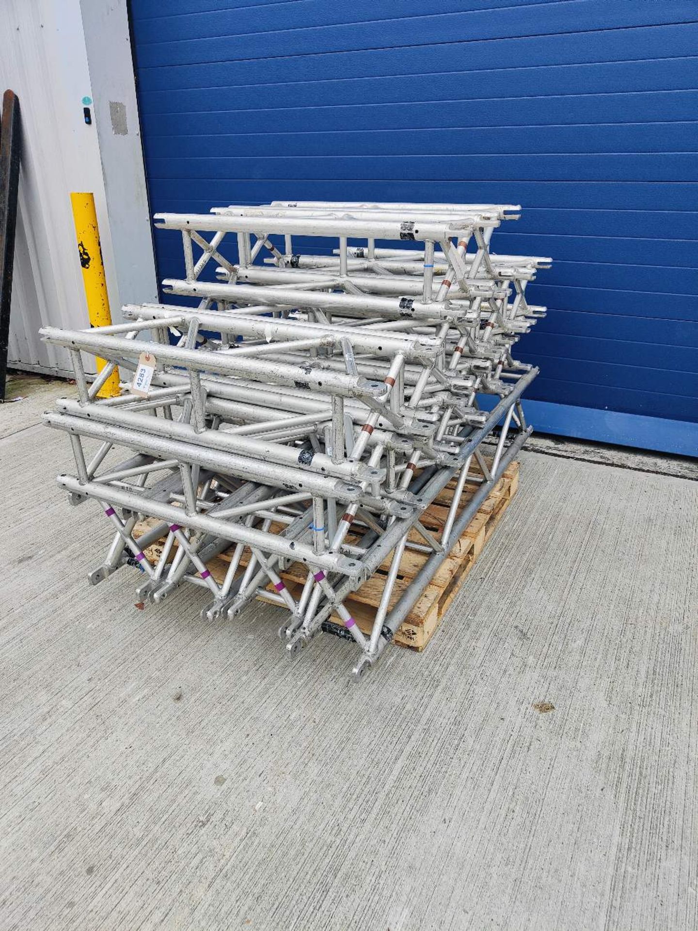 Quantity of Slick Minibeam 6ft and 1m Truss Sections - Image 3 of 5