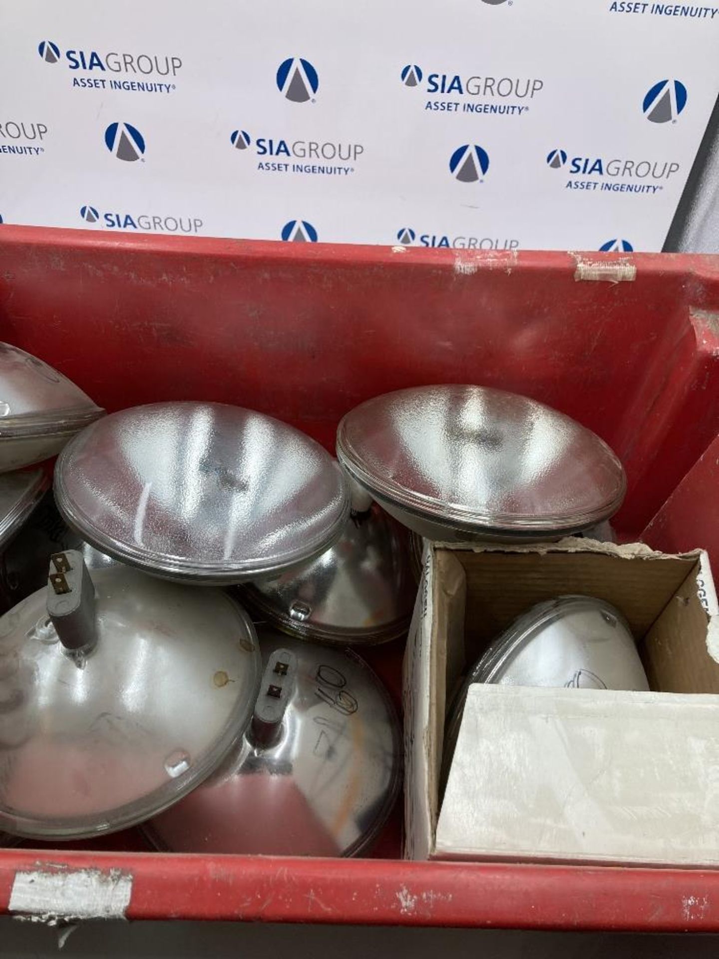 Large Quantity of Various Lamps and Bulbs - Image 10 of 47