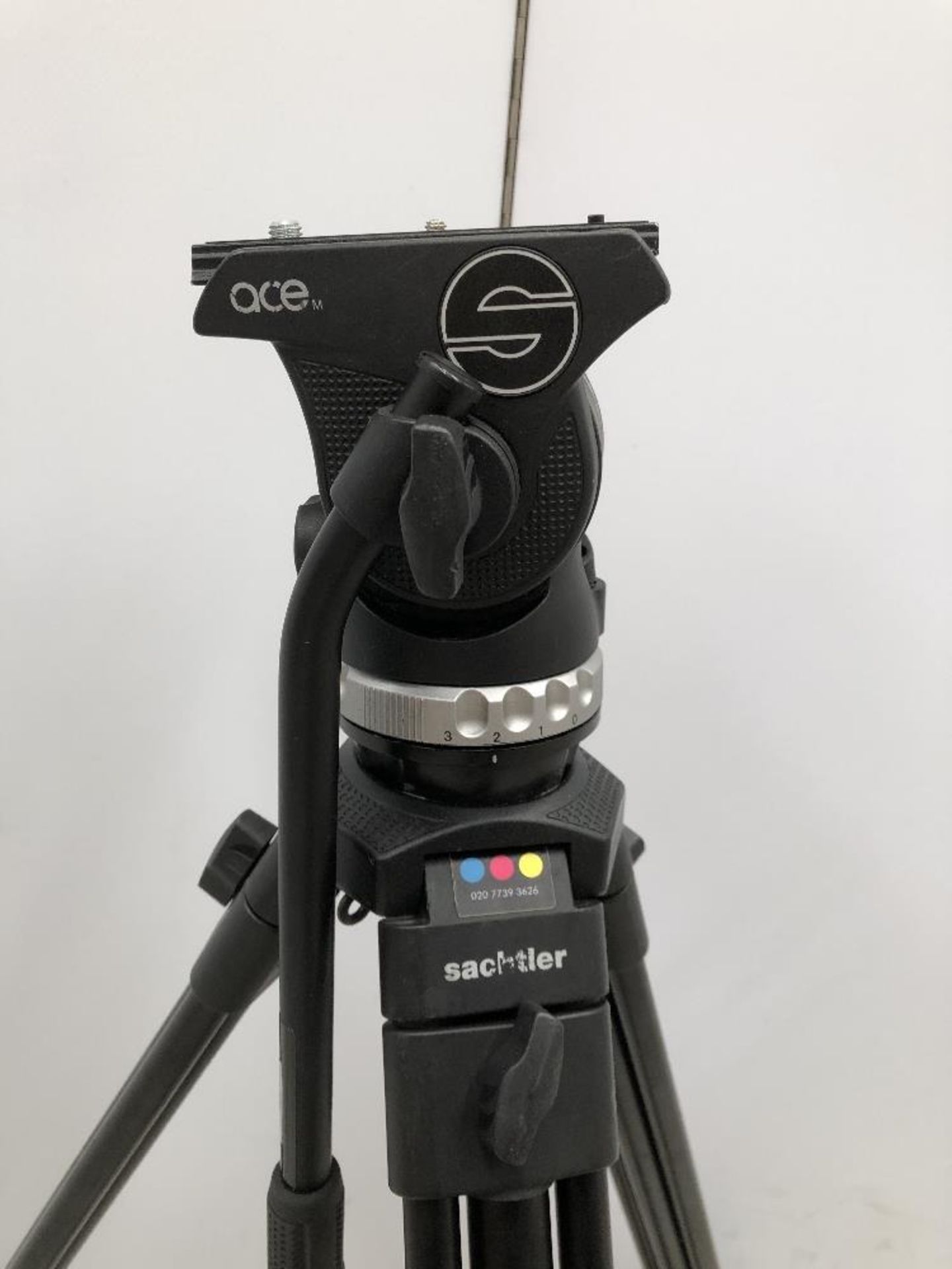 Sachtler Ace M Telescopic Tripod With Fluid head And Carry Bag - Image 2 of 6