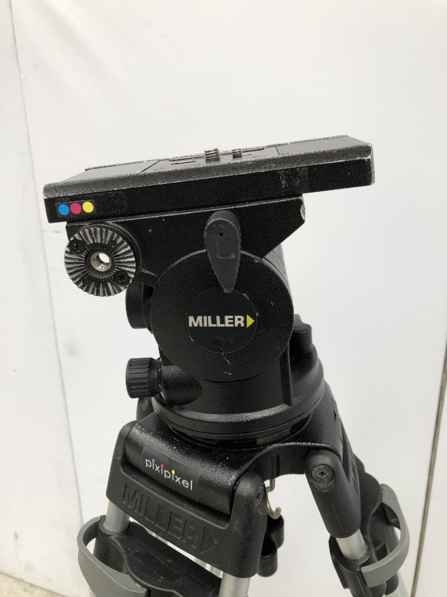 Miller Arrow 25 Telescopic Tripod With Fluid Head And Carry Bag - Image 4 of 6