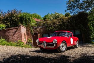 1965 Alfa Romeo Giulia 101 Spider (FIA)