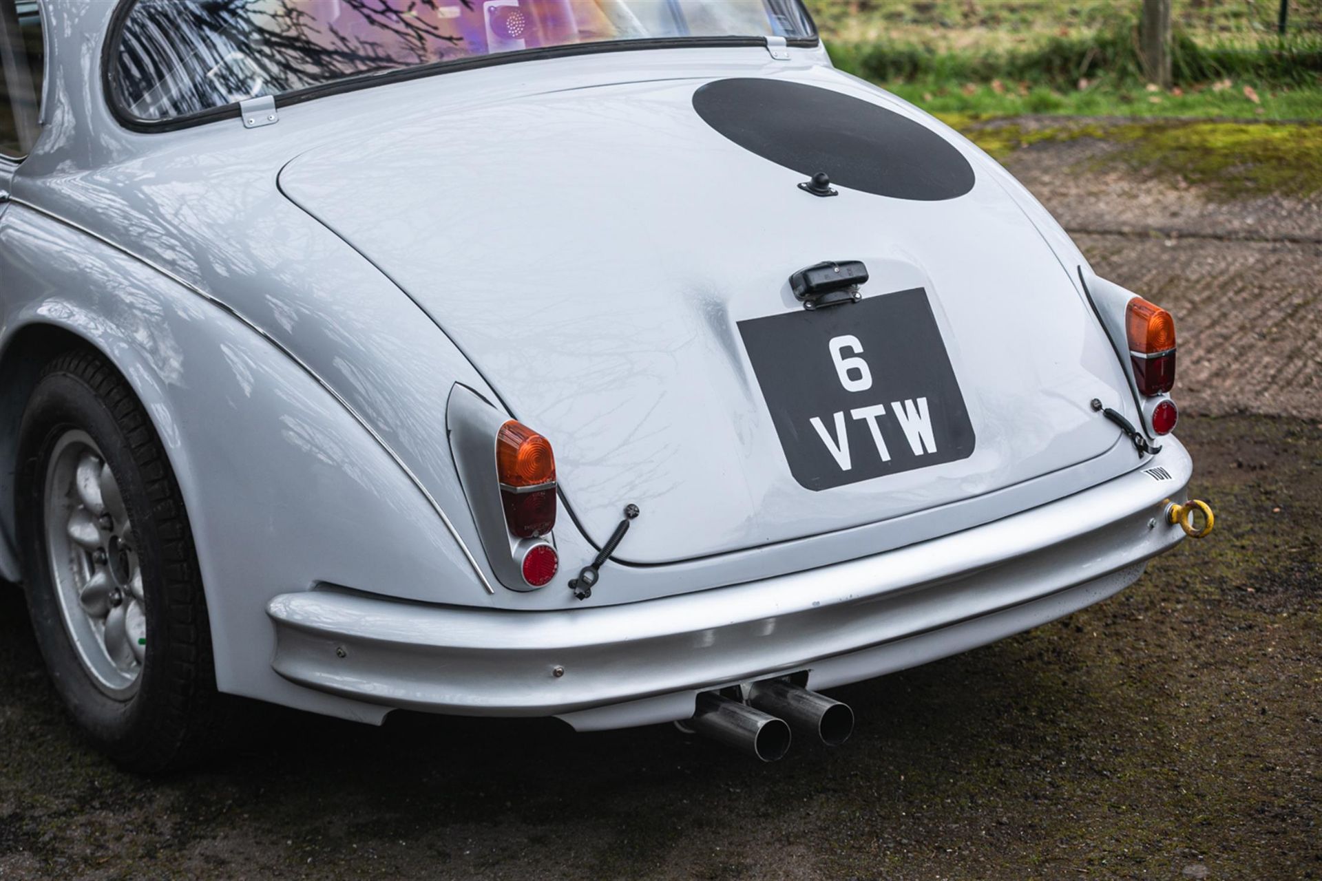 1961 Jaguar Mk2 Race Car Ex-Les Ely - Image 10 of 10