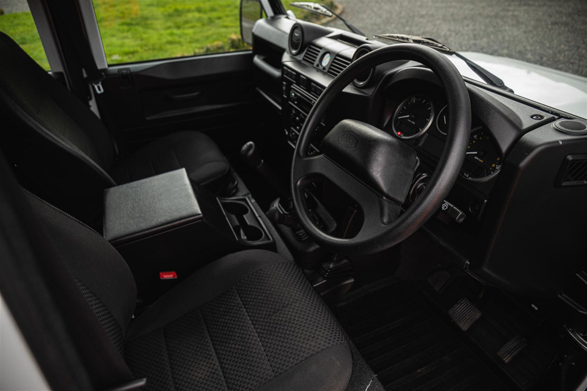 2014 Land Rover Defender 110 2.2-Litre Station Wagon (7-seats) - Image 2 of 10