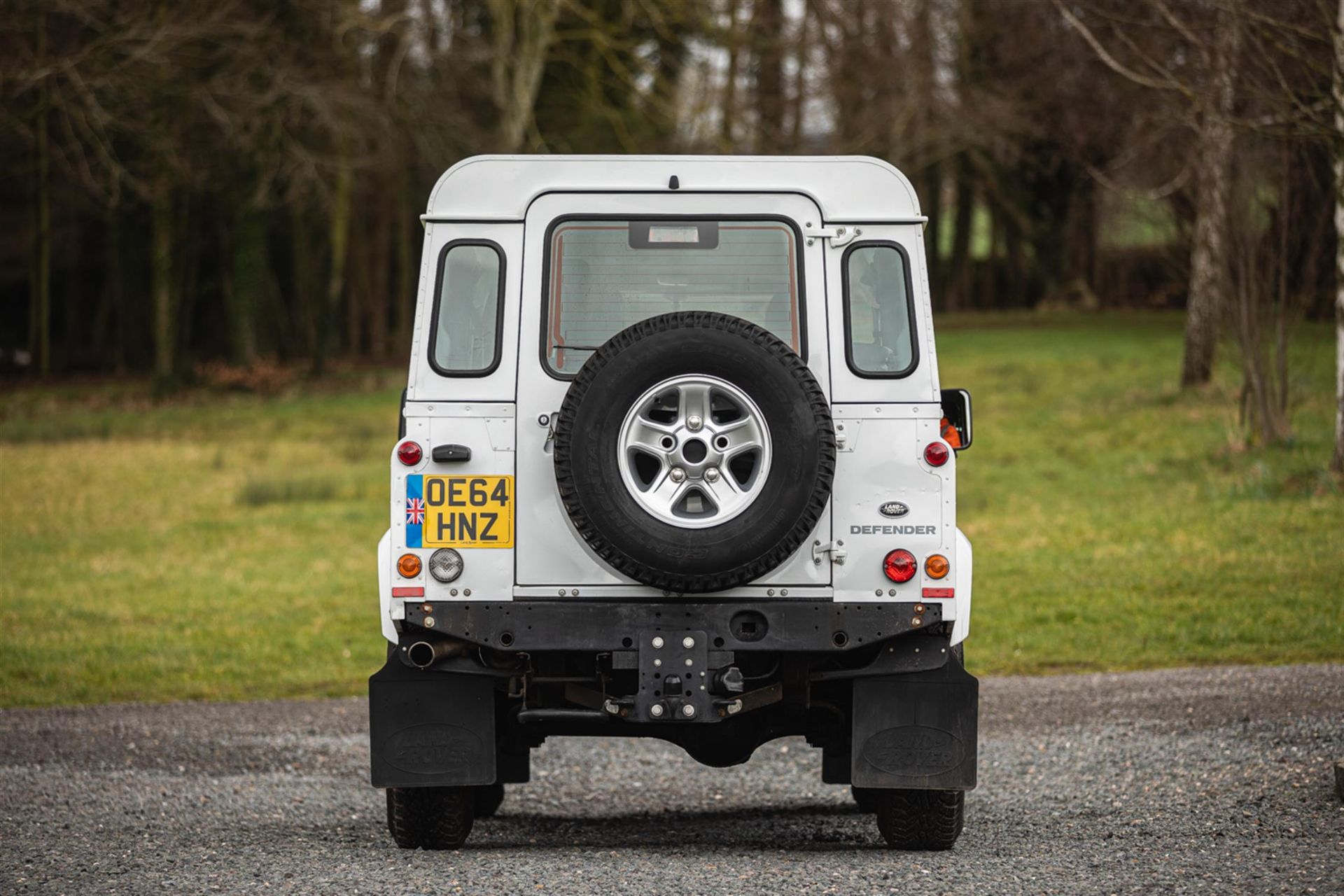 2014 Land Rover Defender 110 2.2-Litre Station Wagon (7-seats) - Image 7 of 10
