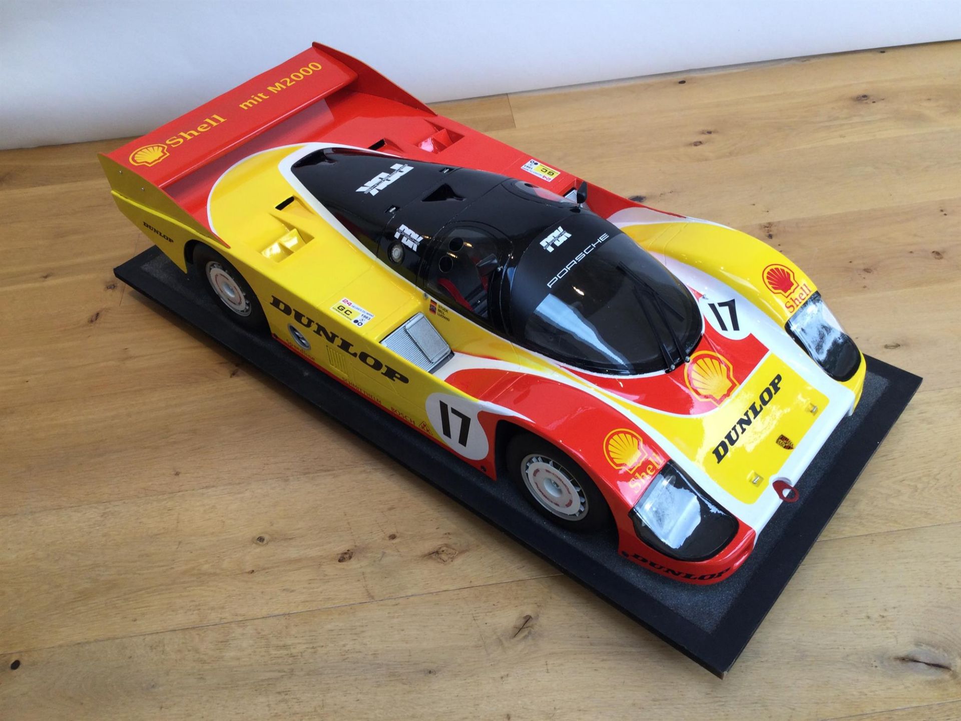 Stunning 1:5th Scale Dunlop-Shell Porsche 956 by Javan Smith - Image 9 of 10