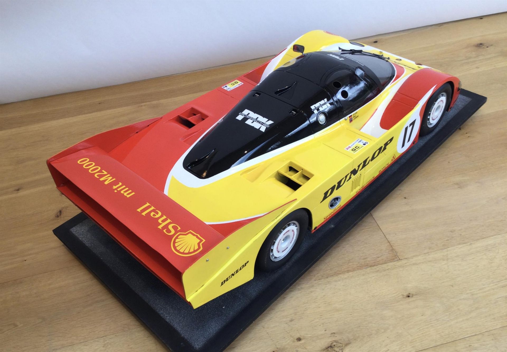 Stunning 1:5th Scale Dunlop-Shell Porsche 956 by Javan Smith - Image 7 of 10