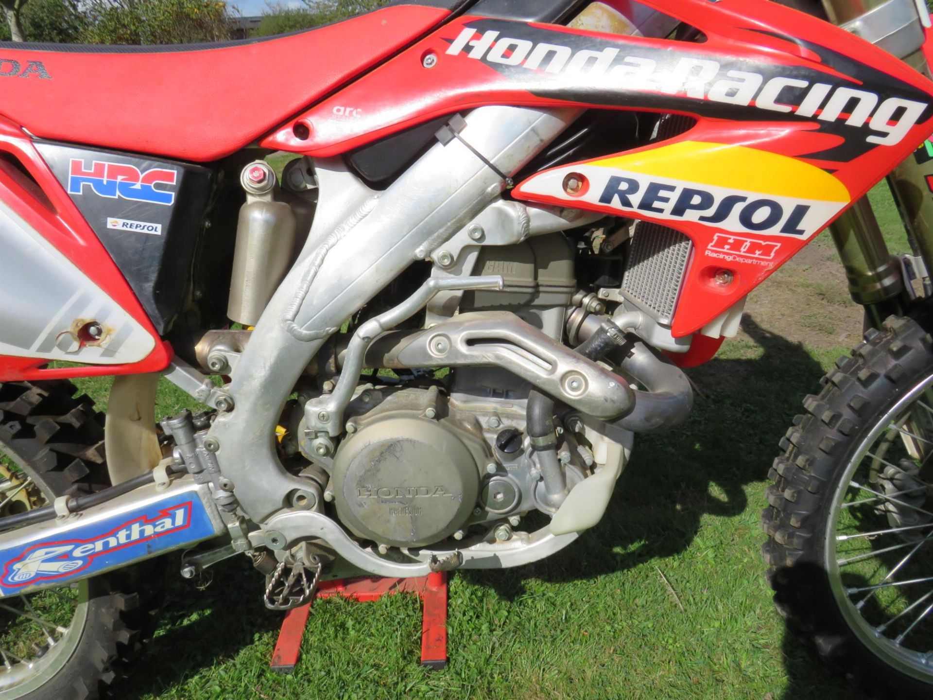 2005 Honda CR450R 450cc Ex-Javier Vico - Bild 3 aus 10