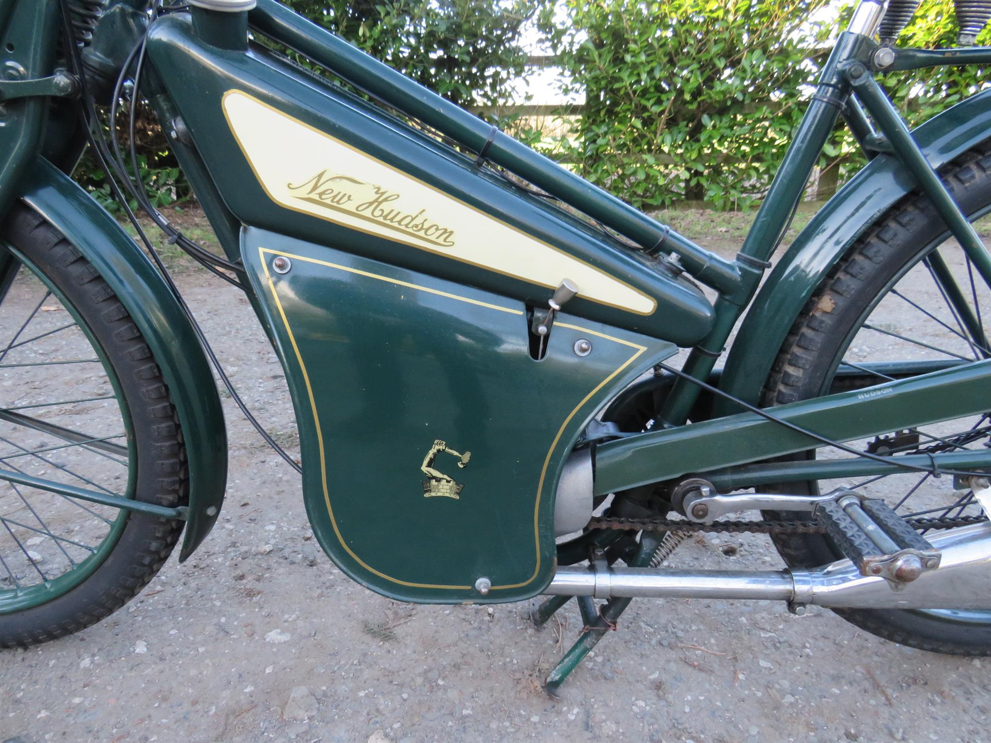 1953 New Hudson 2F Autocycle 98cc - Image 4 of 10