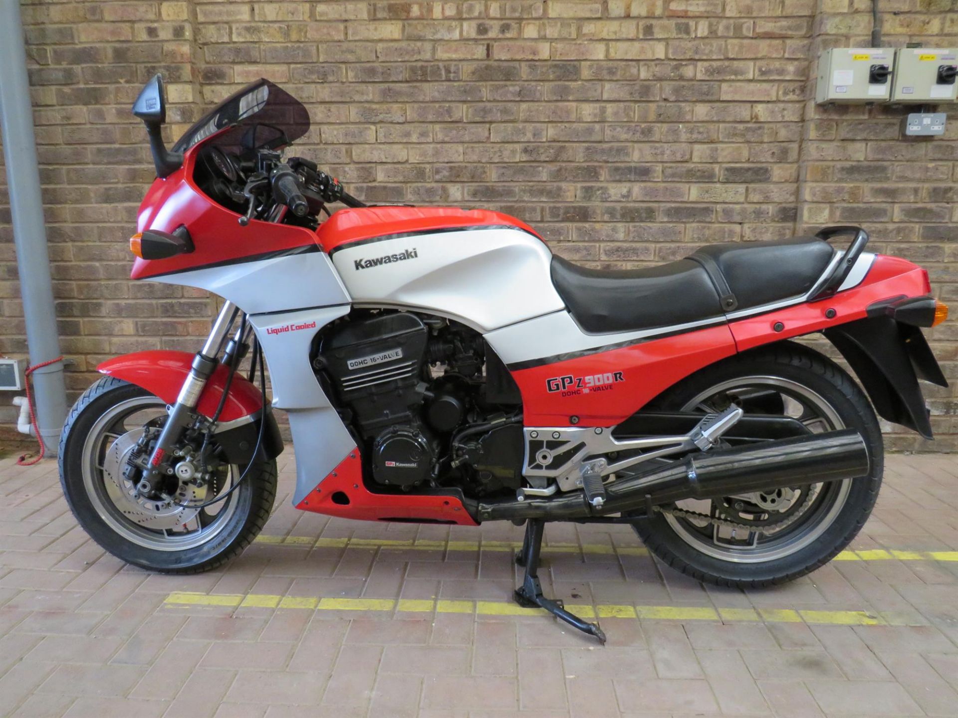 1986 Kawasaki GPZ900R 908cc - Image 2 of 10