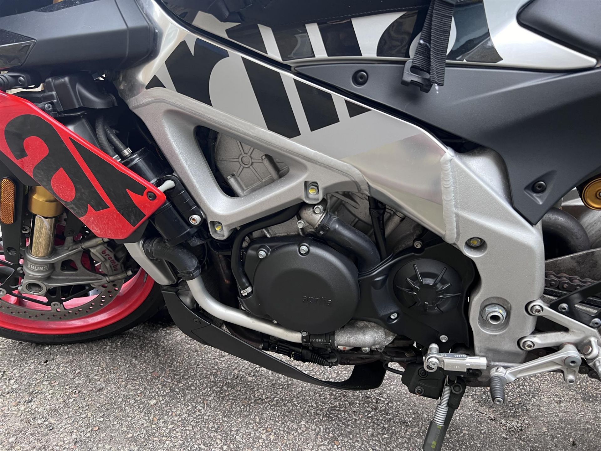 2019 Aprilia Tuono V4 Factory 1,077cc - Image 4 of 10