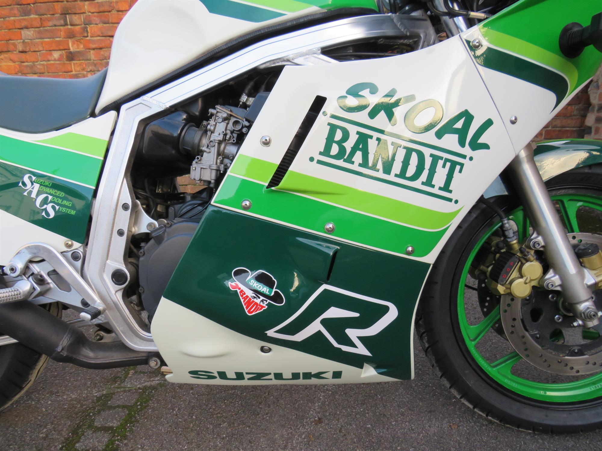 1986 Suzuki GSX R750G Skoal Bandit 748cc - Image 3 of 10