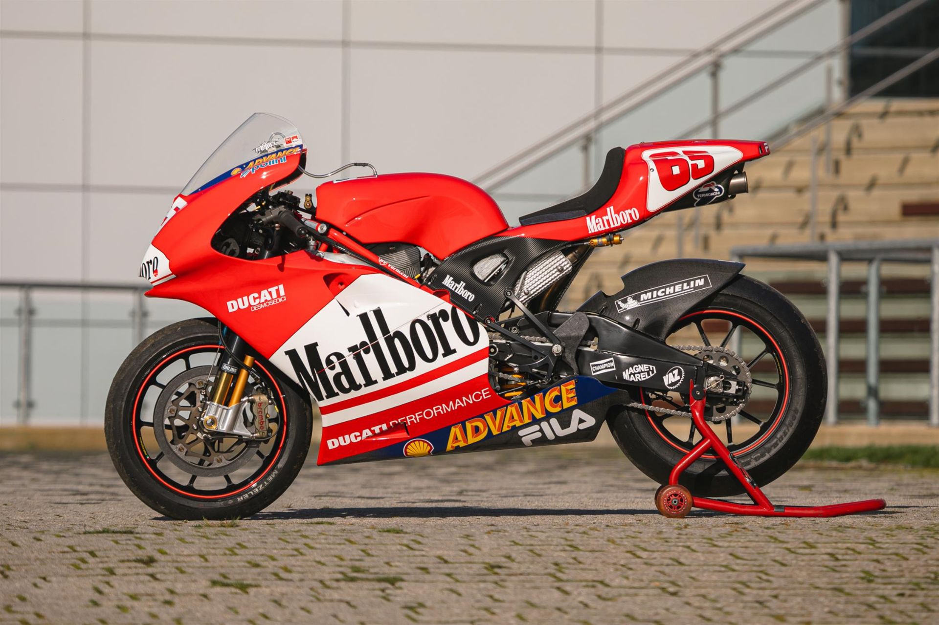 2003 Ducati Desmosedici GP3 989cc - Bild 2 aus 10