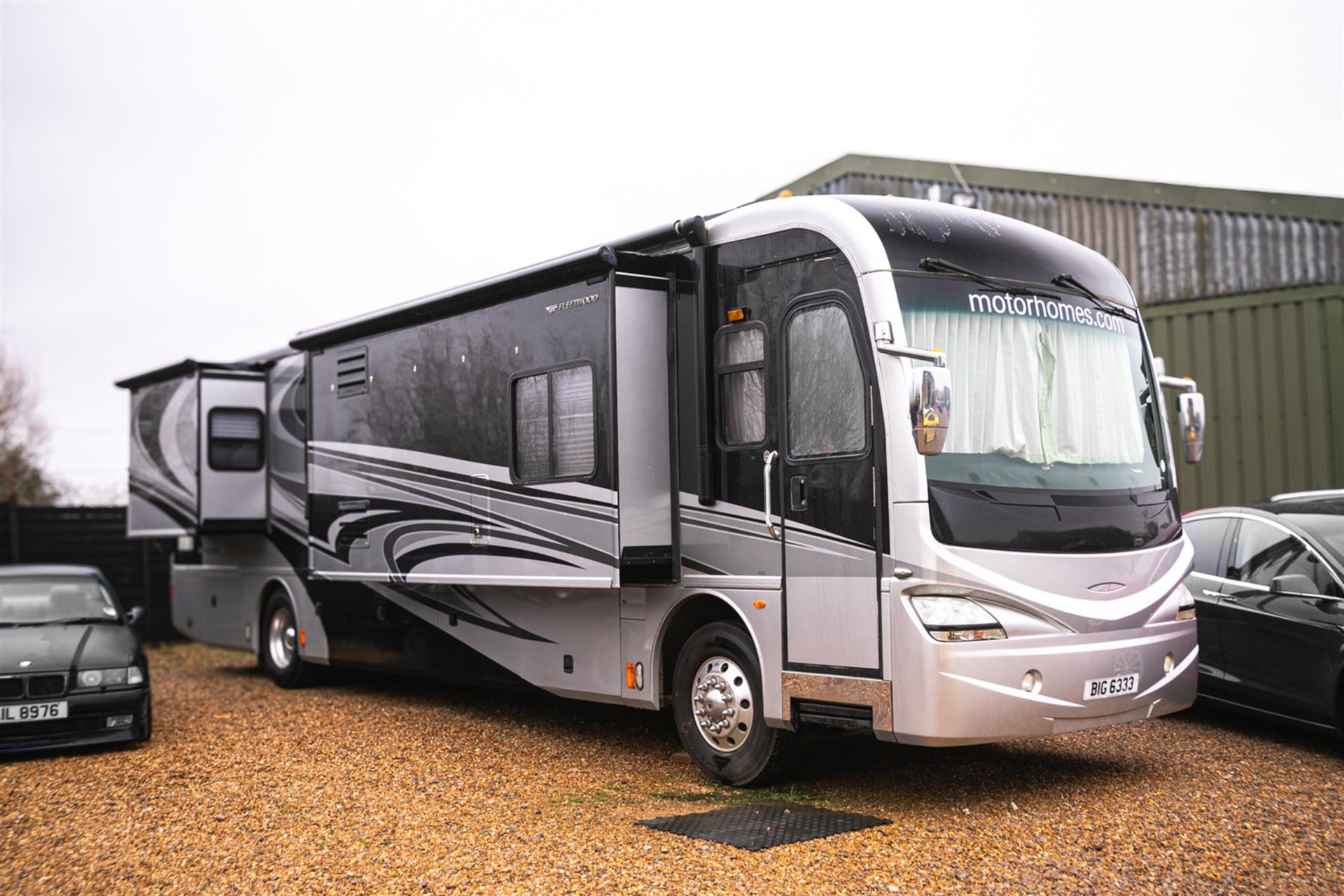 2007 Fleetwood Revolution 40 LE Full Wall Slide-Out Motorhome