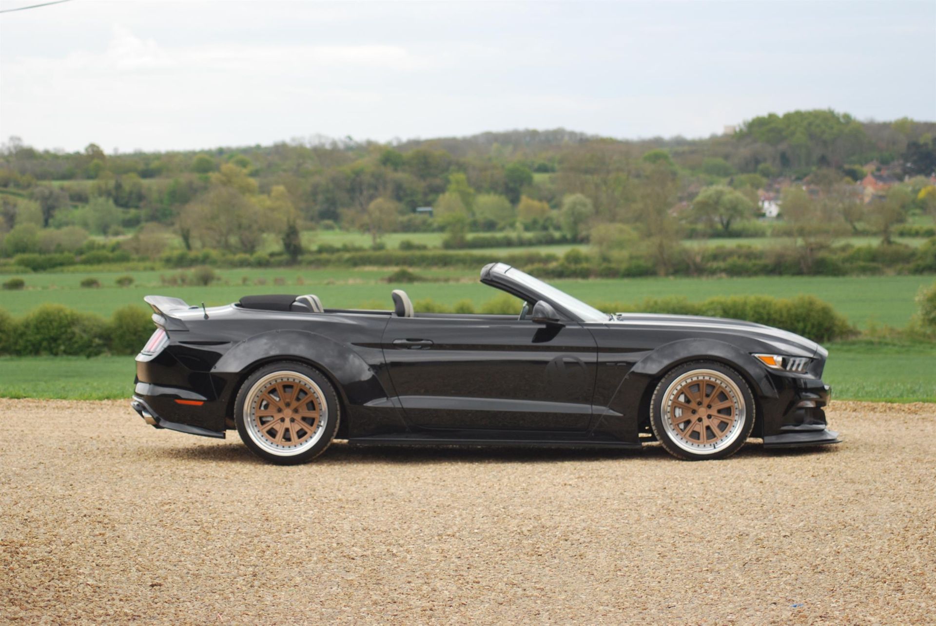 2017 Ford Mustang 5.0-Litre V8 GT Convertible 'Liberty Walk' - Image 5 of 10