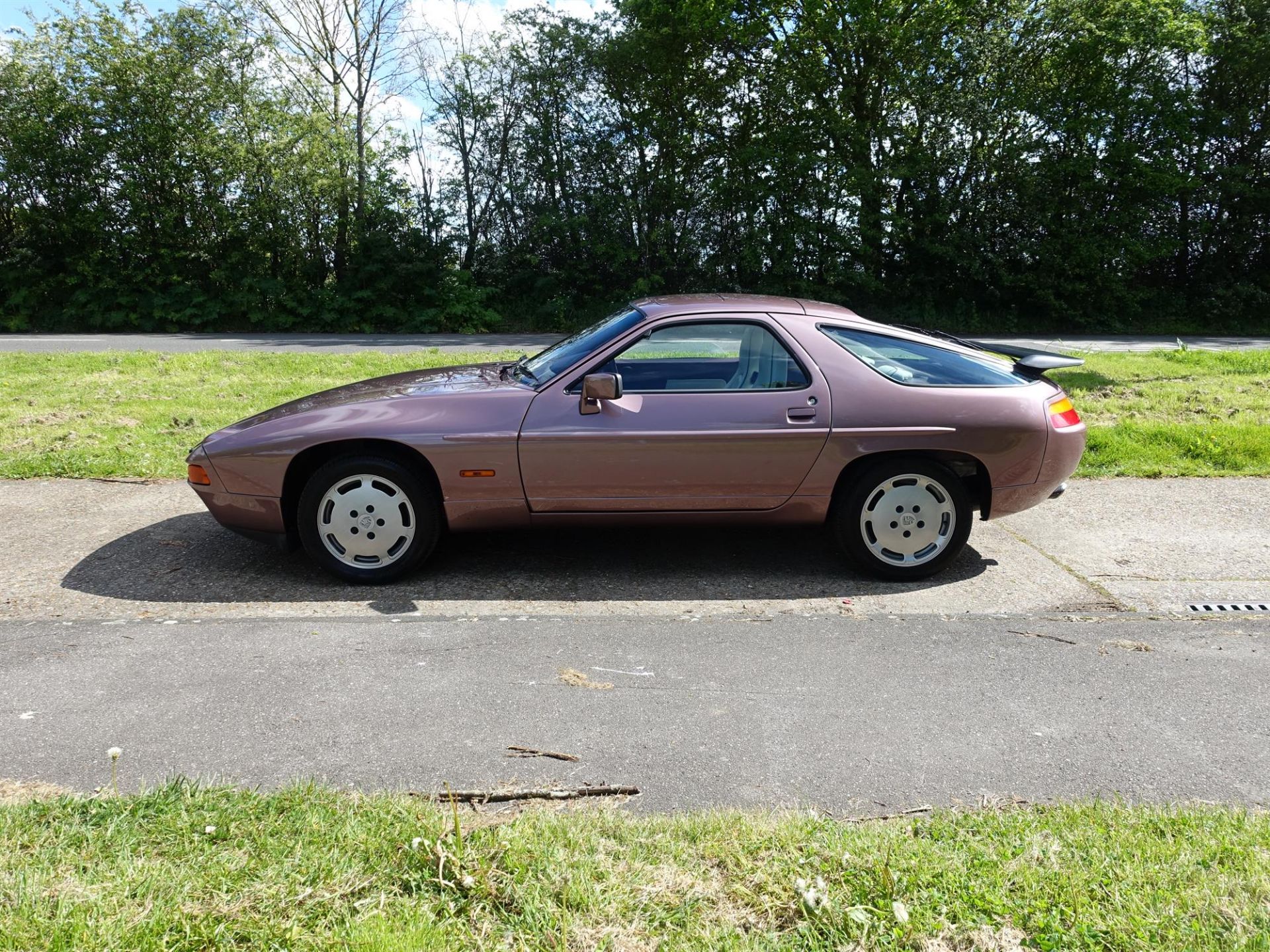 **Regretfully Withdrawn**1987 Porsche 928 S4 - Image 5 of 10