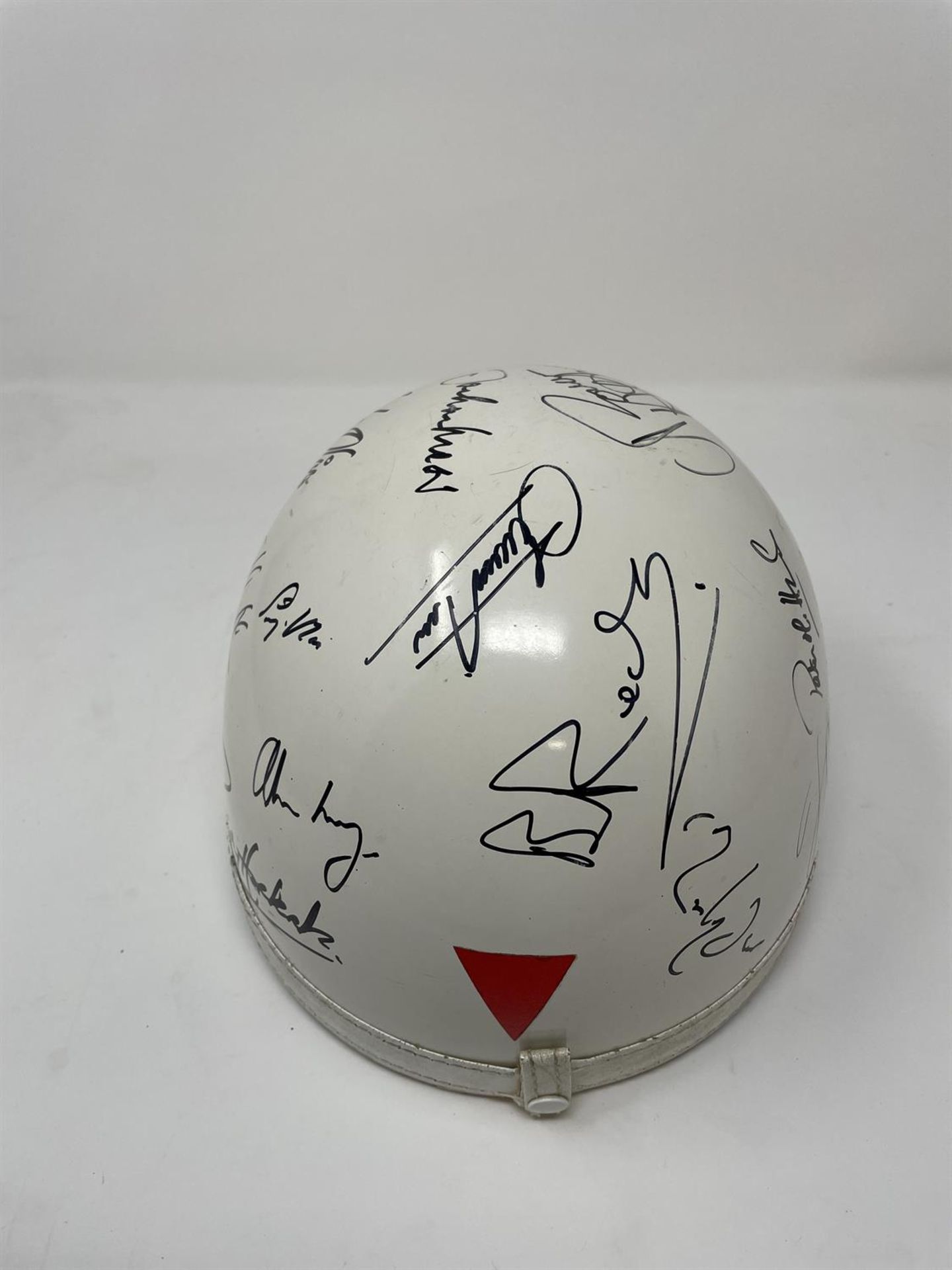 1950s-Style Race Helmet with Multiple Signatures Including Sir Jackie Stewart and Sir Stirling Moss - Image 3 of 5