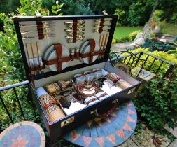 Beautifully Presented Drew & Sons c.1920s Fine Six-Person Picnic Set
