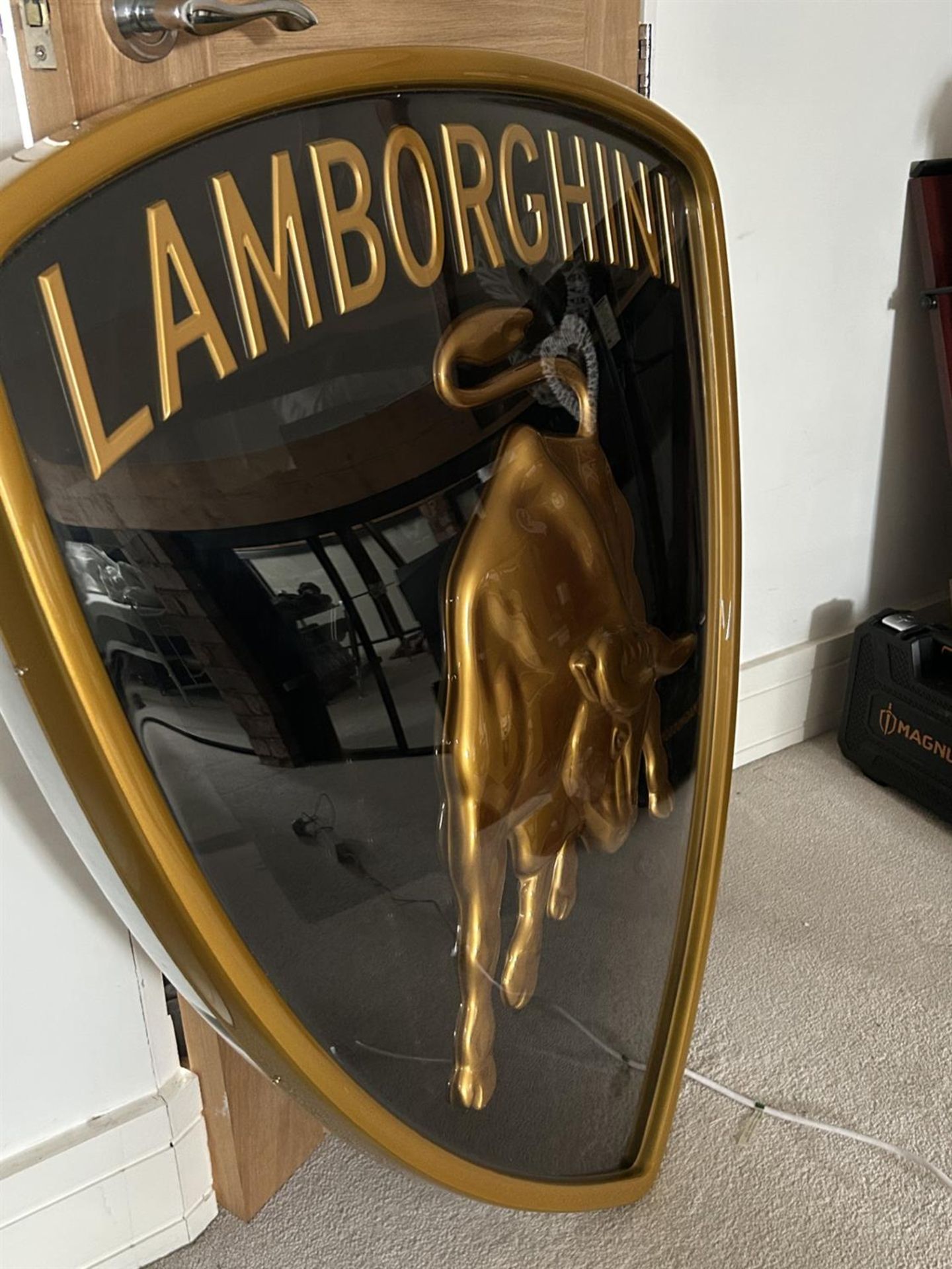 Substantial Illuminated 'Lamborghini' Shield - Image 3 of 3