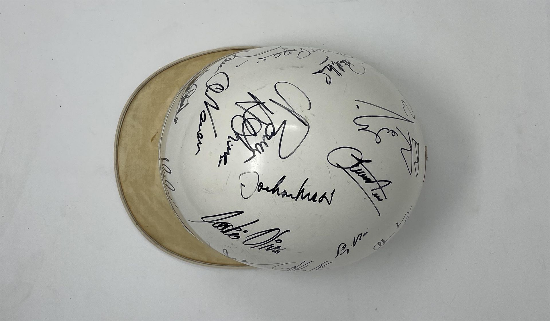 1950s-Style Race Helmet with Multiple Signatures Including Sir Jackie Stewart and Sir Stirling Moss - Image 4 of 5
