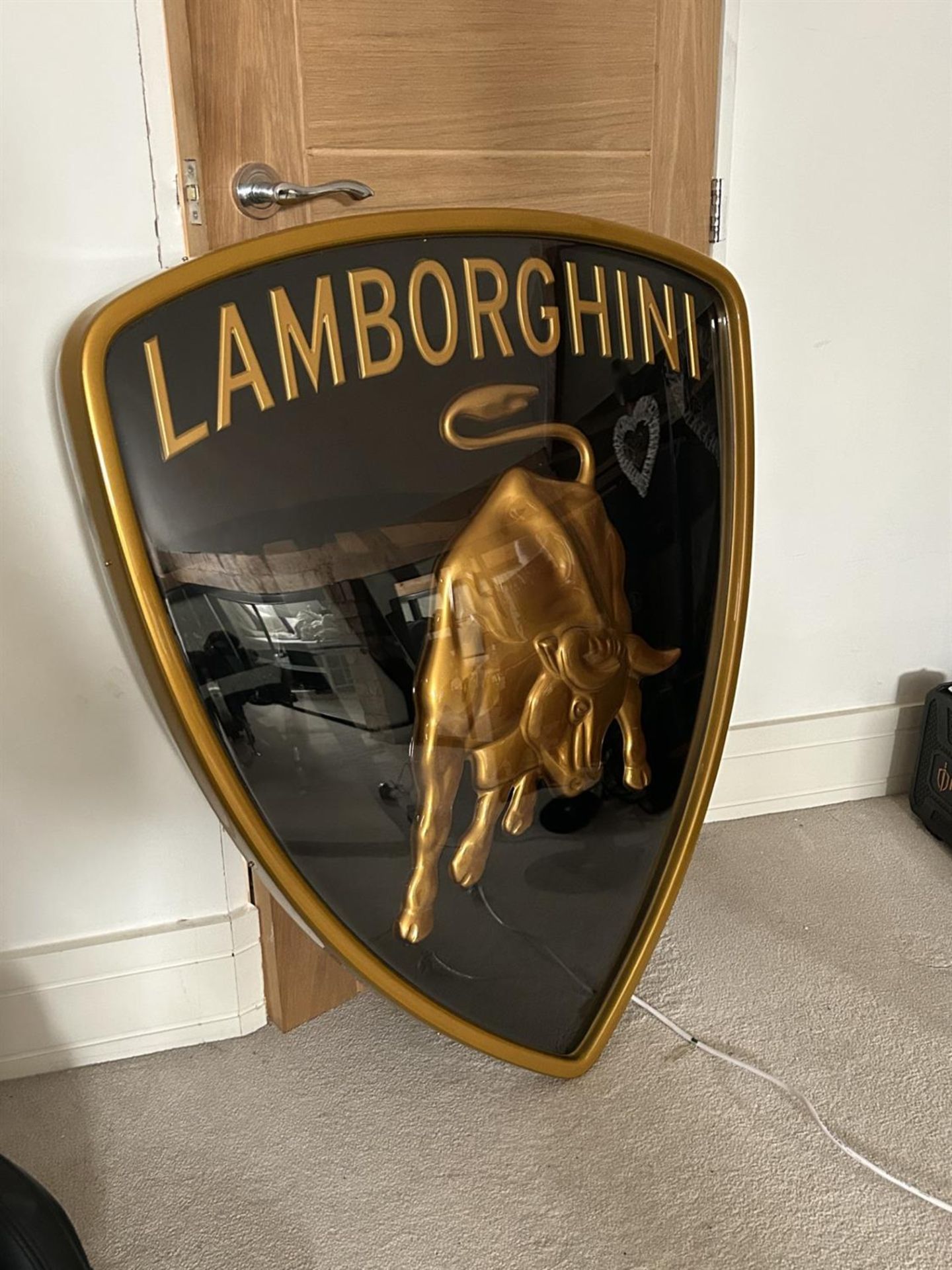 Substantial Illuminated 'Lamborghini' Shield - Image 2 of 3