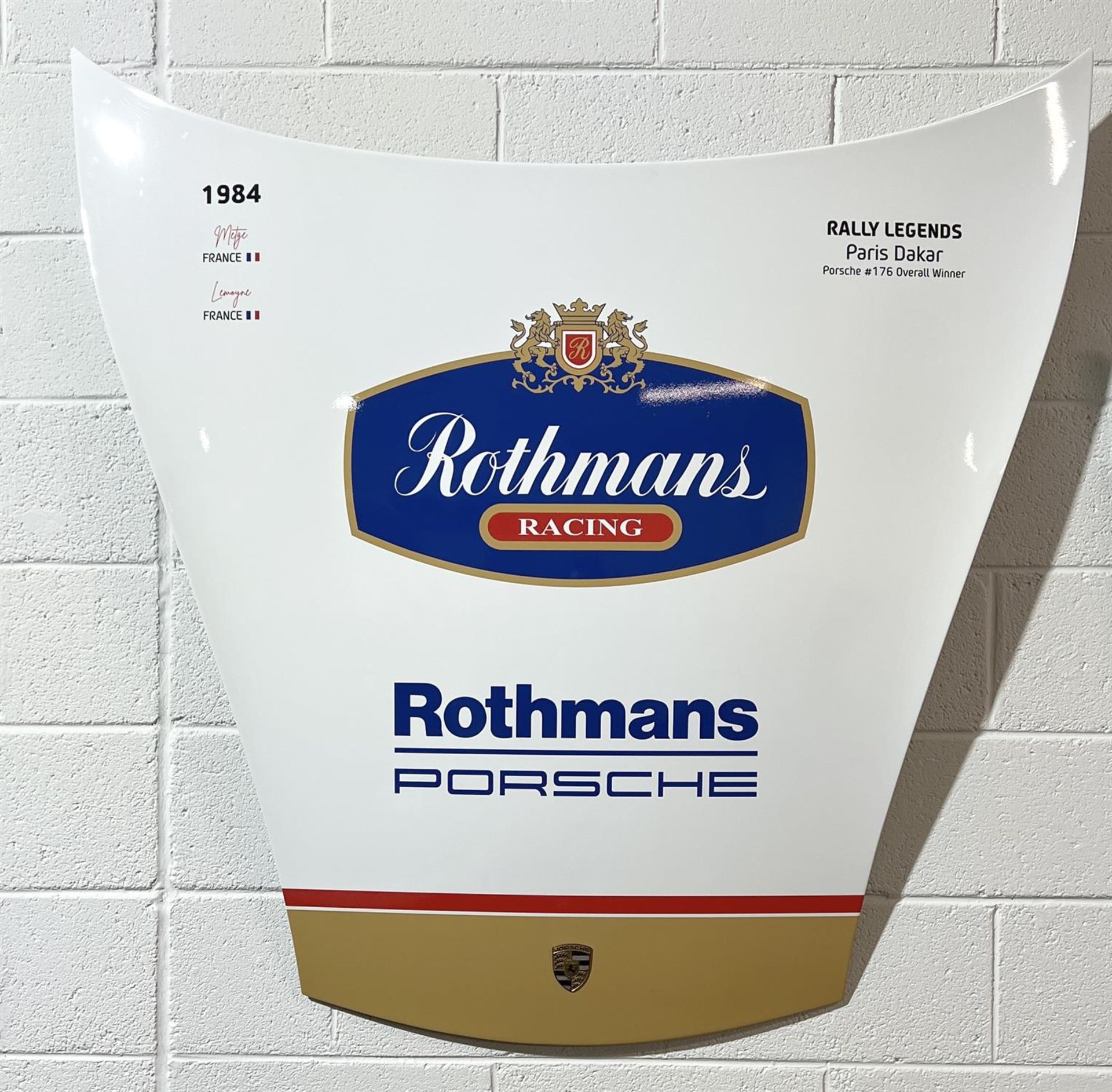 Rothmans Porsche-Liveried Original 911 Bonnet Backlit Wall Display - Image 3 of 3