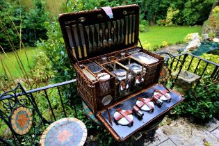 c.1904 Six-Person Fold-Fronted Picnic Set