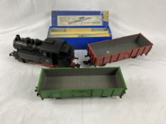 Hornby 00 DA456 island platform; wagons and a Marklin DB 8831 engine