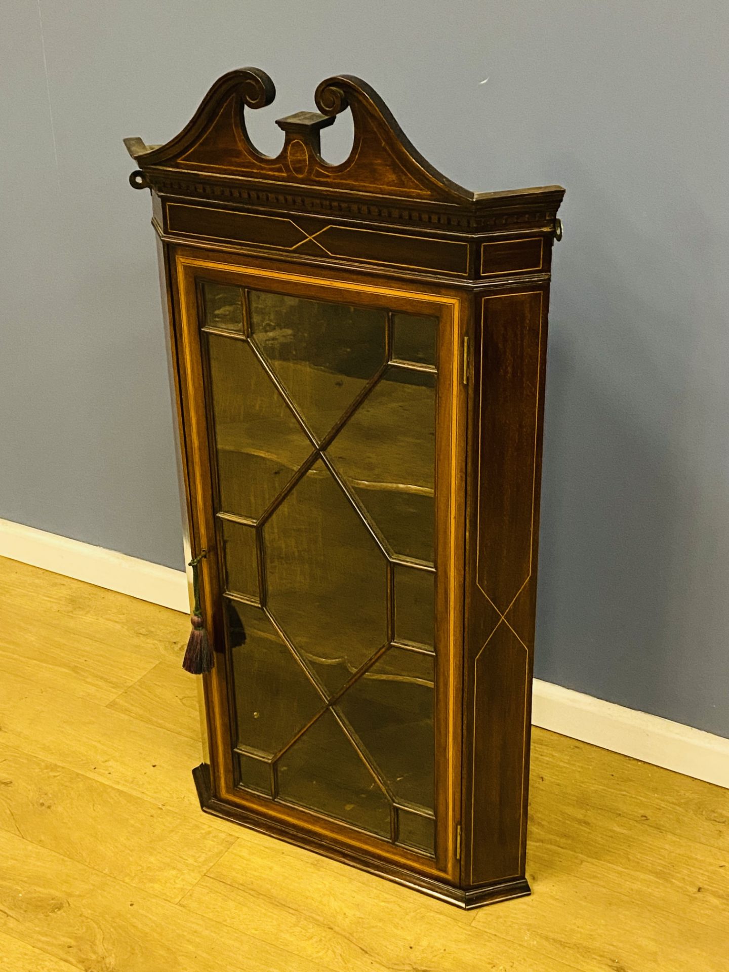 Mahogany glazed corner cabinet - Image 2 of 4
