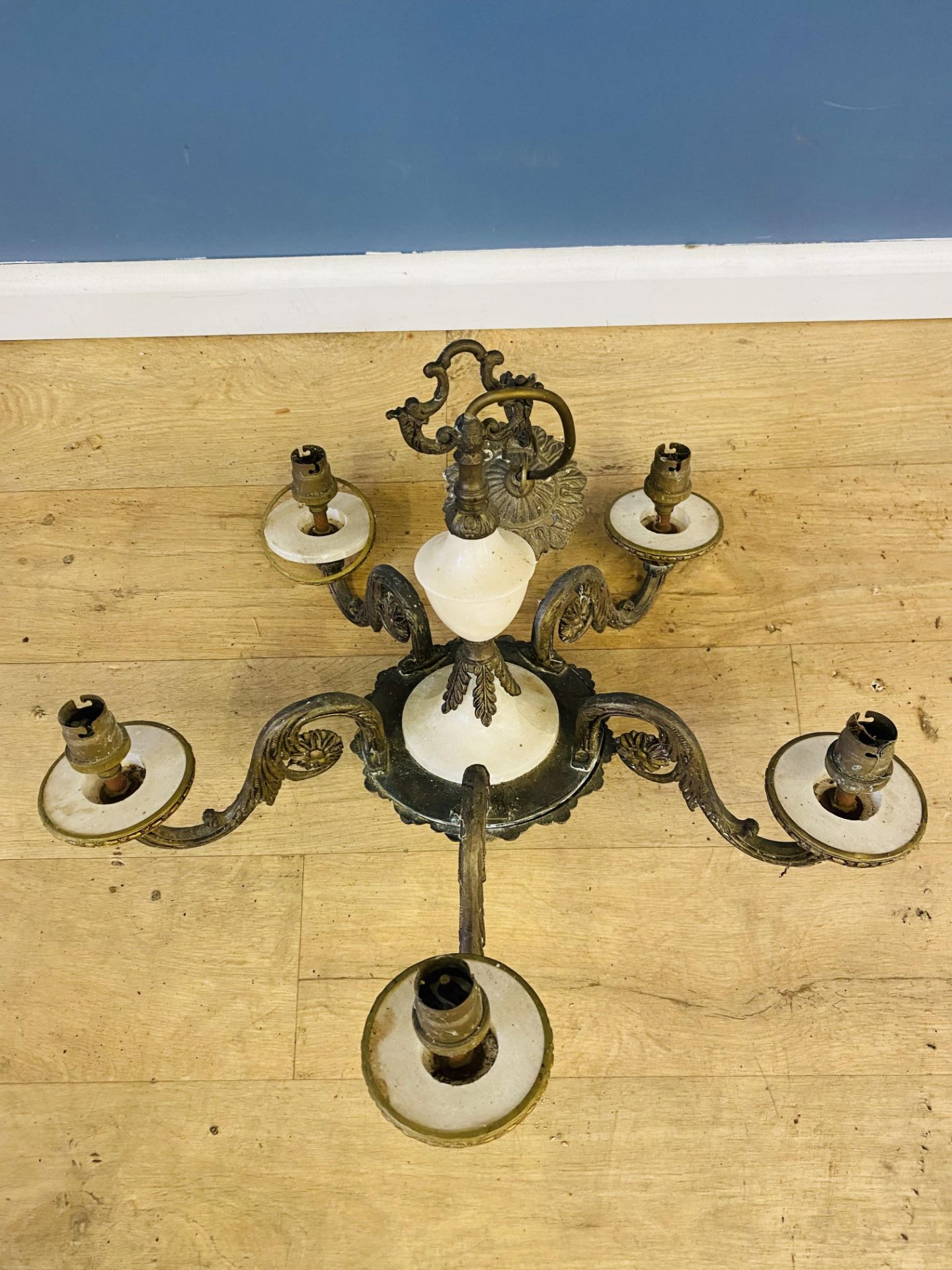 Two marble and brass chandeliers - Bild 2 aus 5