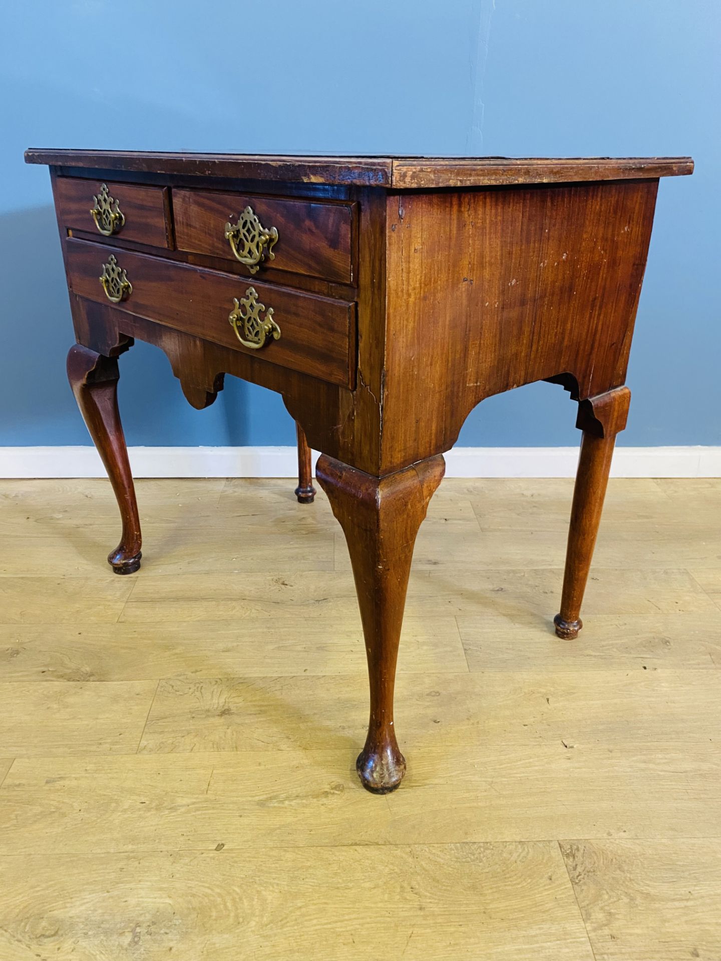 19th century mahogany lowboy - Image 4 of 6