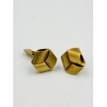 A pair of 14ct gold cufflinks