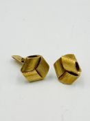 A pair of 14ct gold cufflinks