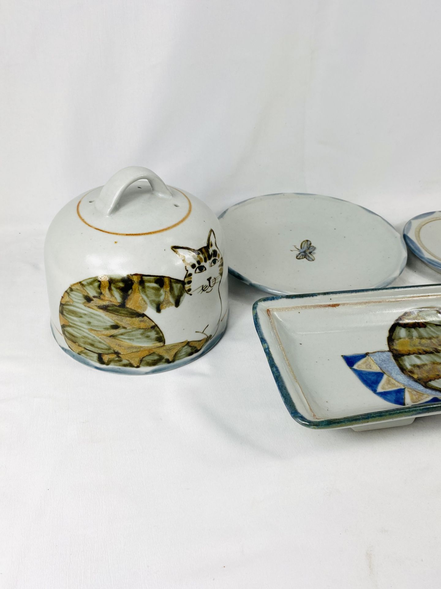 A Highland Stone cheese cloche together with two other items - Image 3 of 4