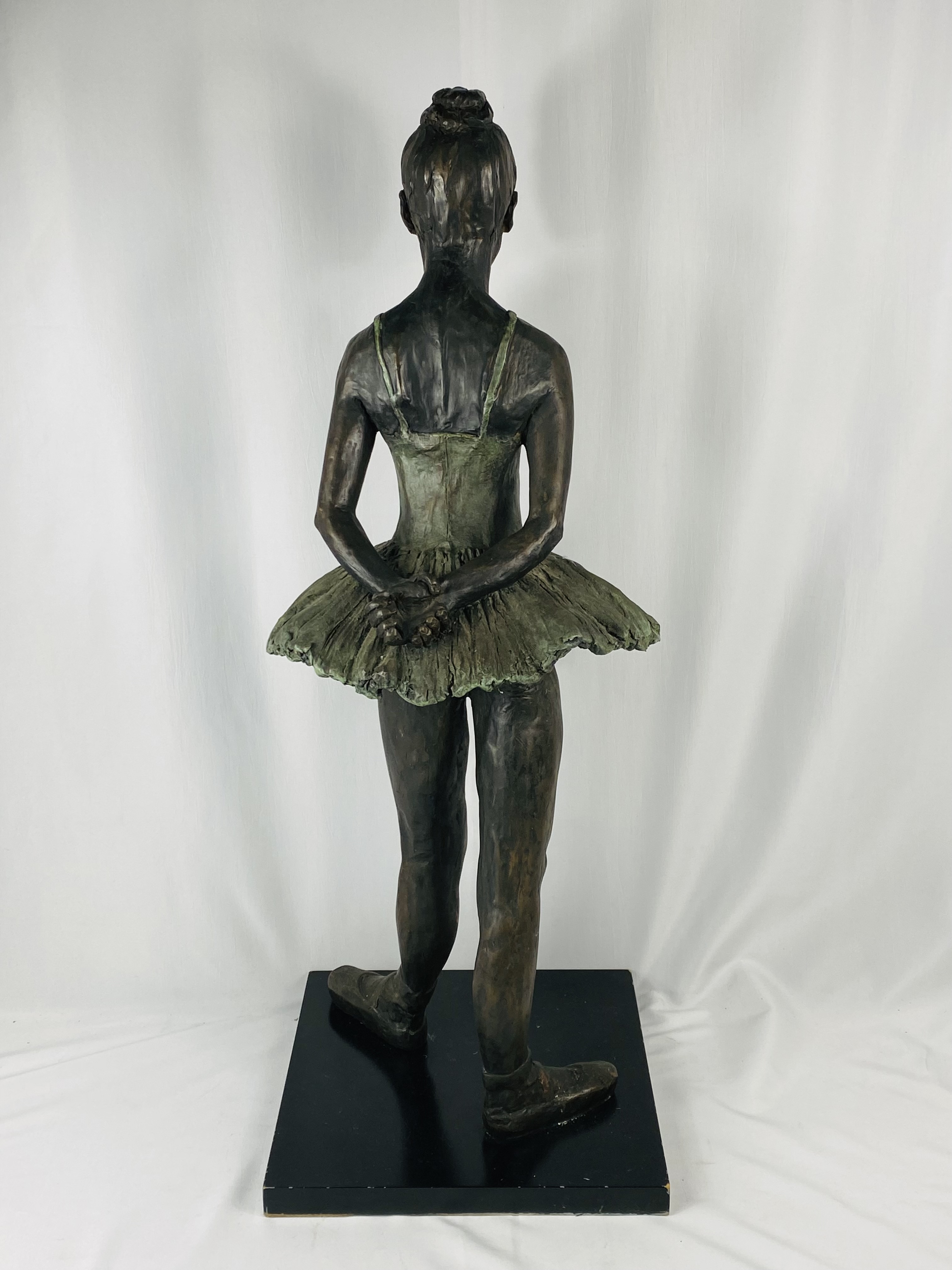 Resin model of a ballerina on a plinth base - Image 2 of 3