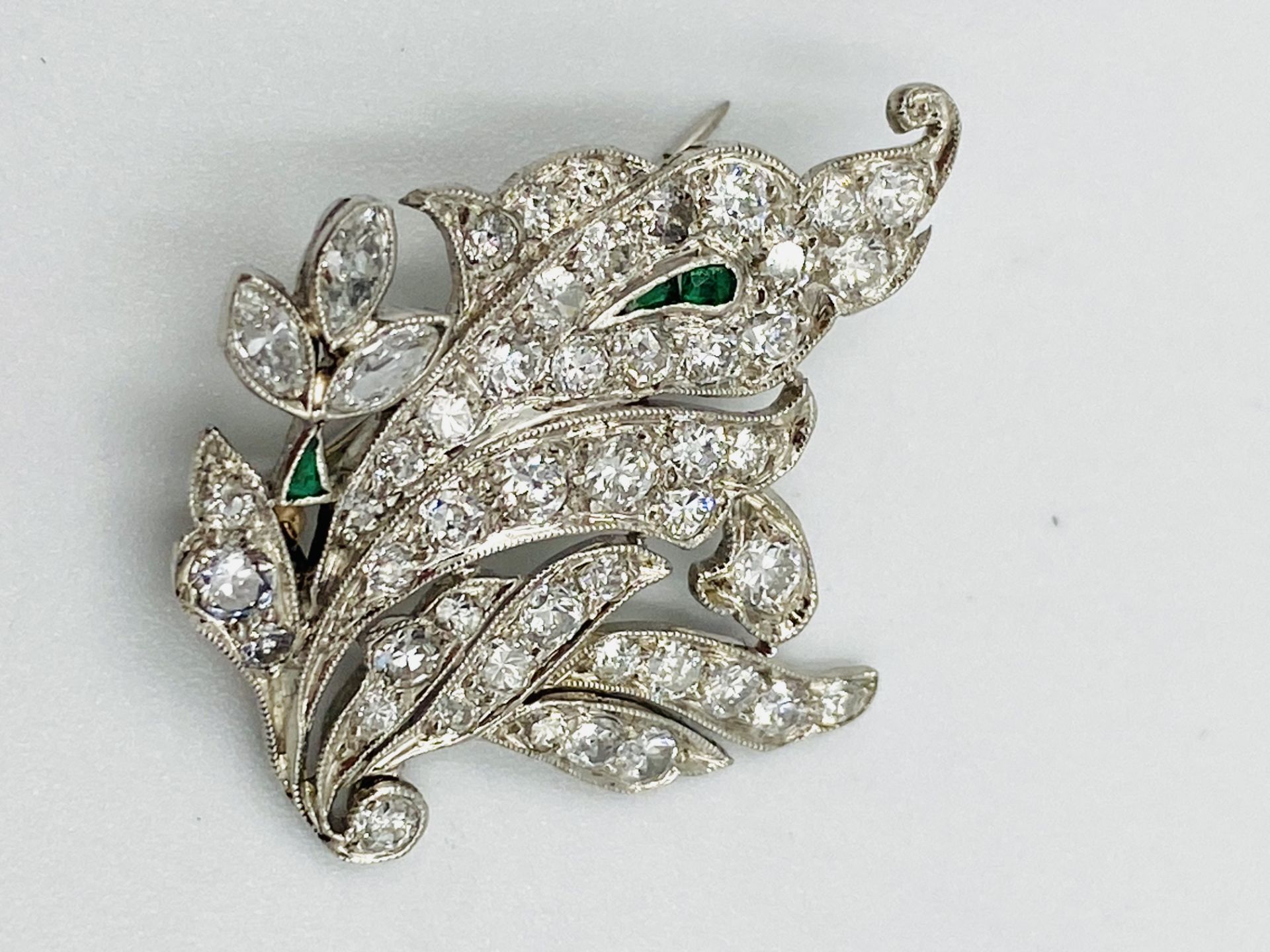 Emerald and diamond brooch - Image 4 of 4
